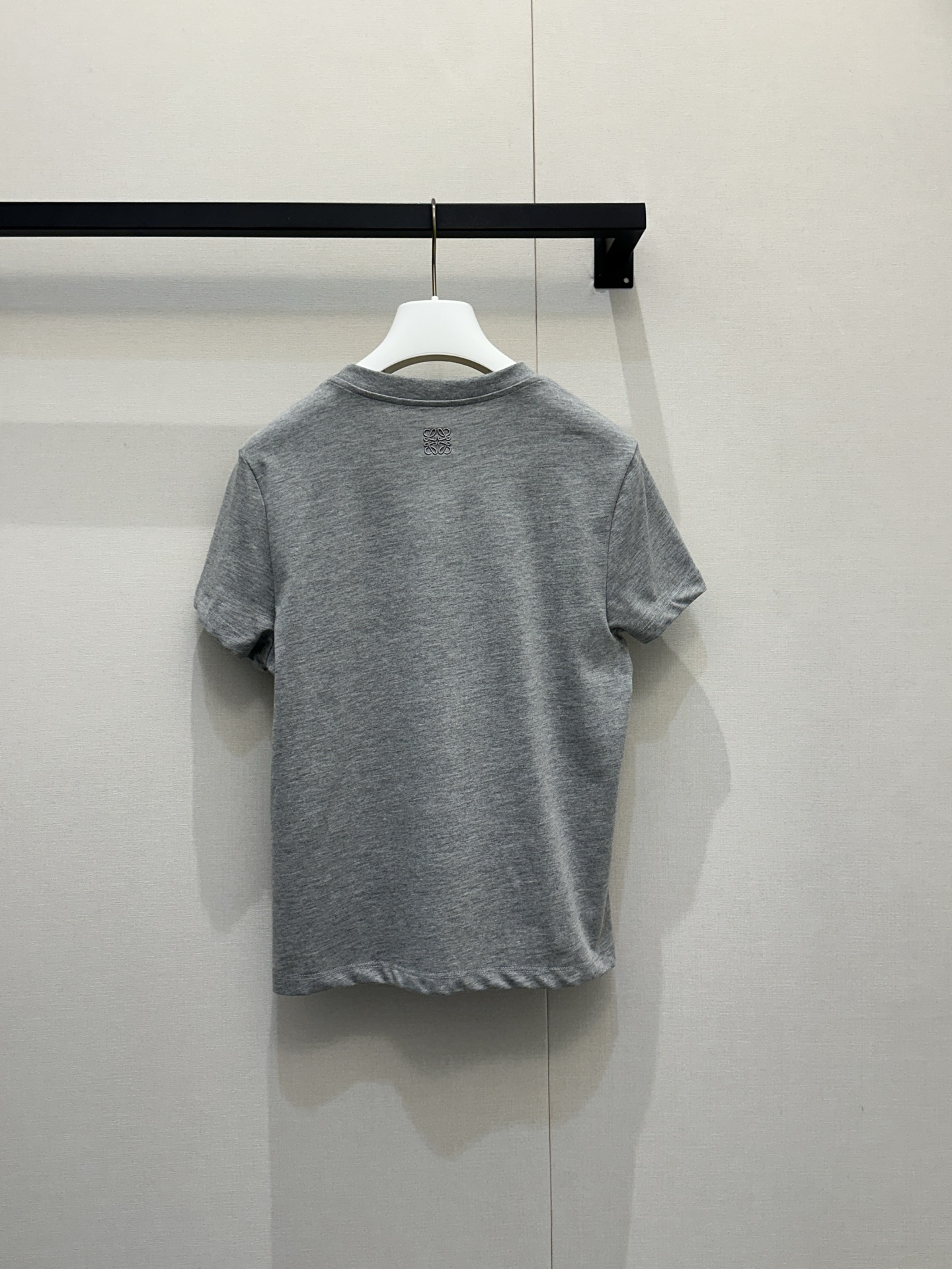 루이비통(LV) 로고 자수 반팔 티셔츠 의류