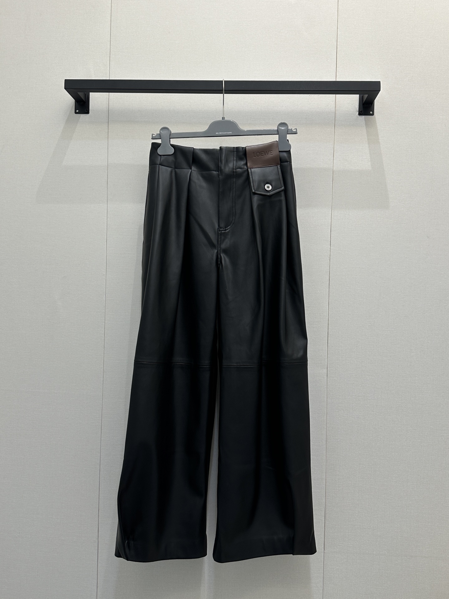로에베(Loewe) 셔링 벨트 와이드 피혁 팬츠 바지 의류