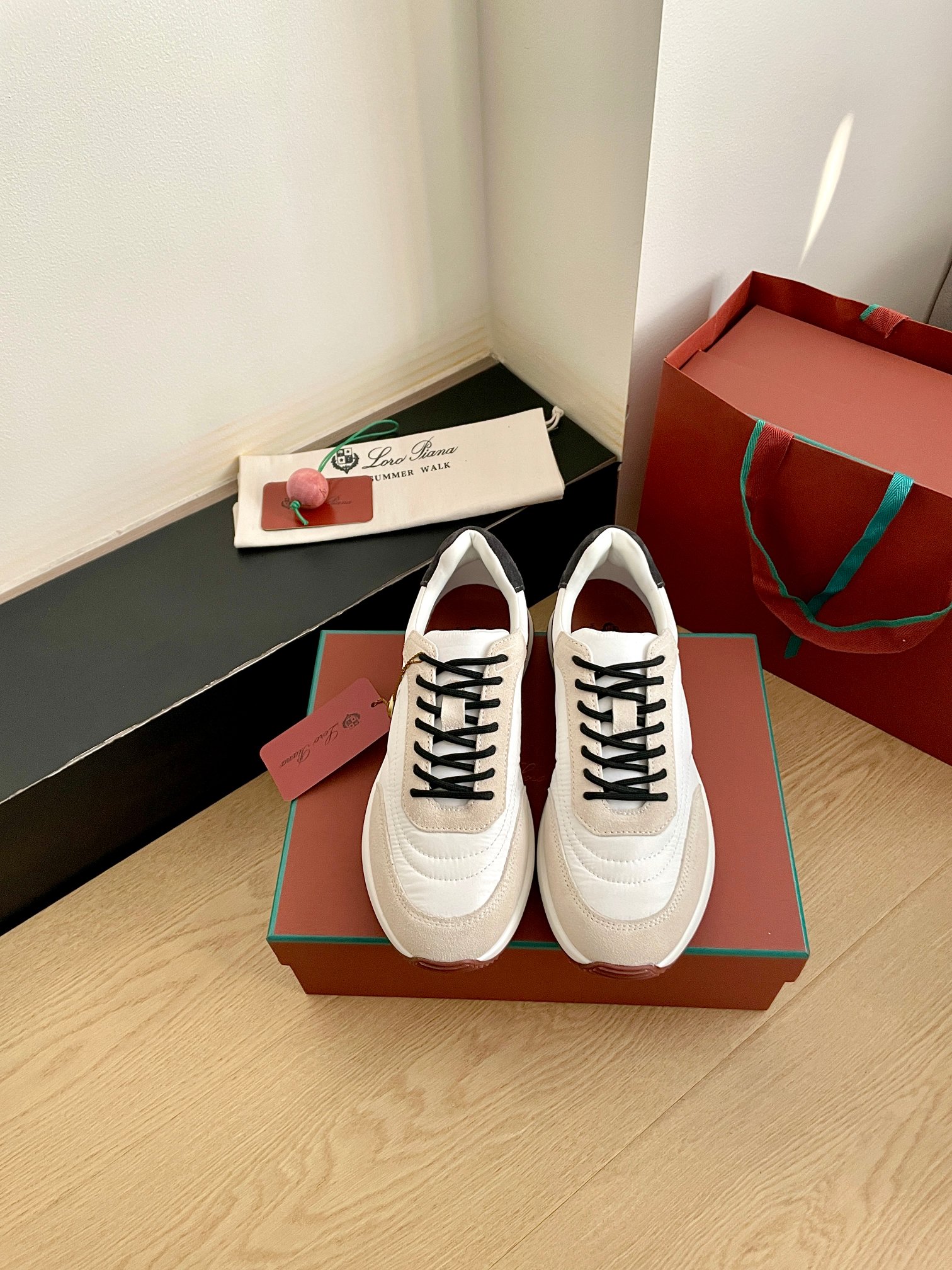 로로피아나(LORO PIANA) 워크 위시 스니커즈 신발