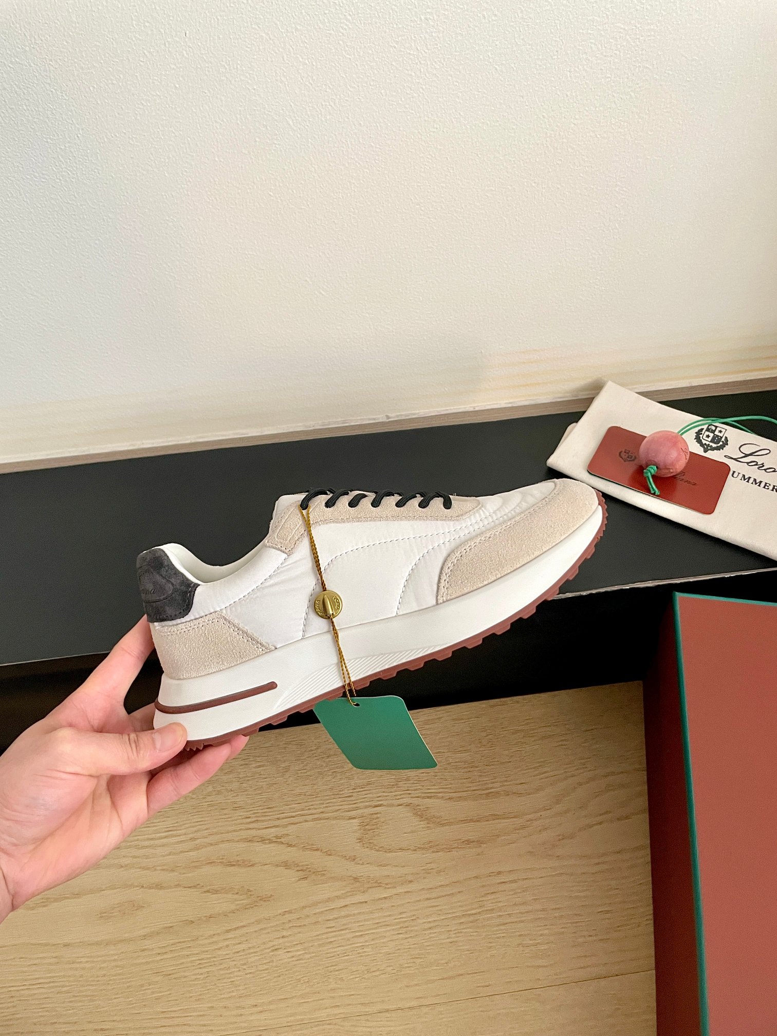 로로피아나(LORO PIANA) 워크 위시 스니커즈 신발