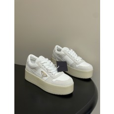 프라다(PRADA) 다운타운 볼드 스니커즈 신발