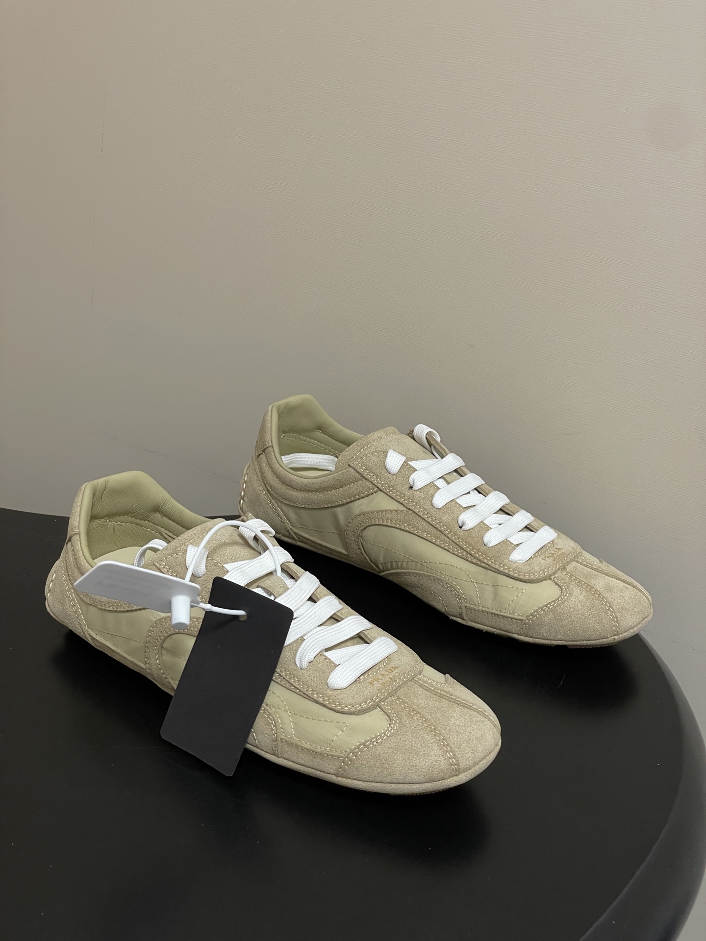 프라다(PRADA) 몬테카를로 스웨이드 스니커즈 신발