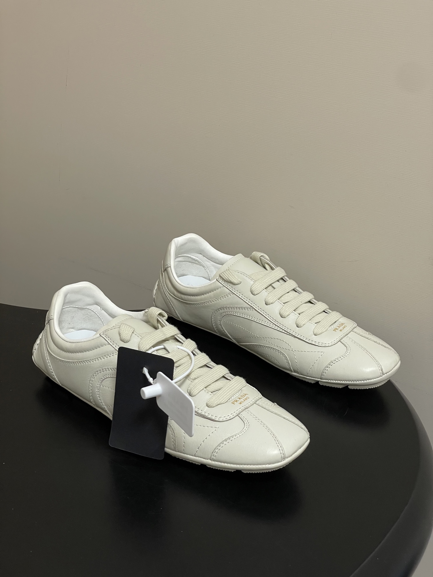 프라다(PRADA) 몬테카를로 스웨이드 스니커즈 신발