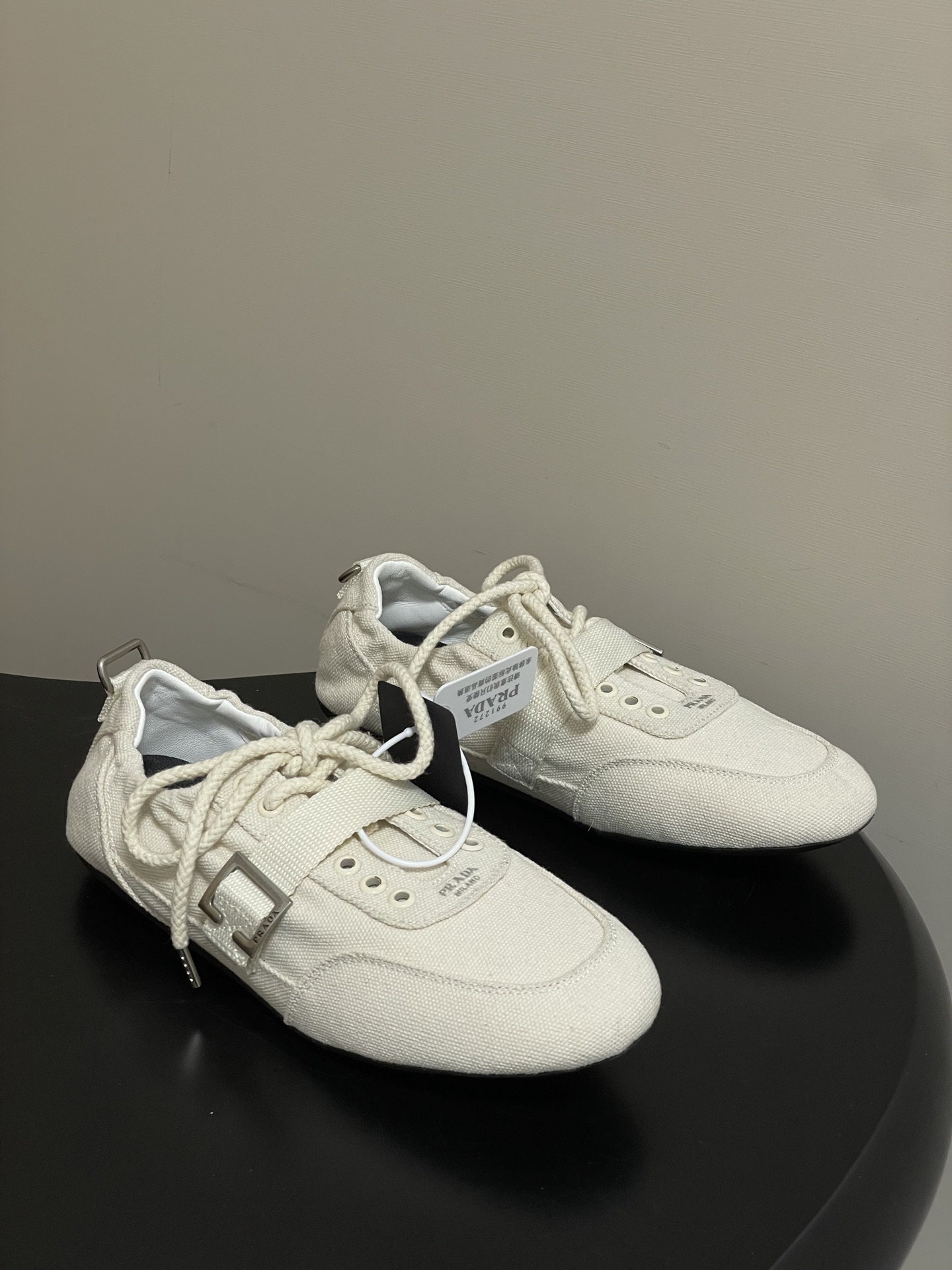 프라다(PRADA) 캔버스 로우탑 스니커즈 신발