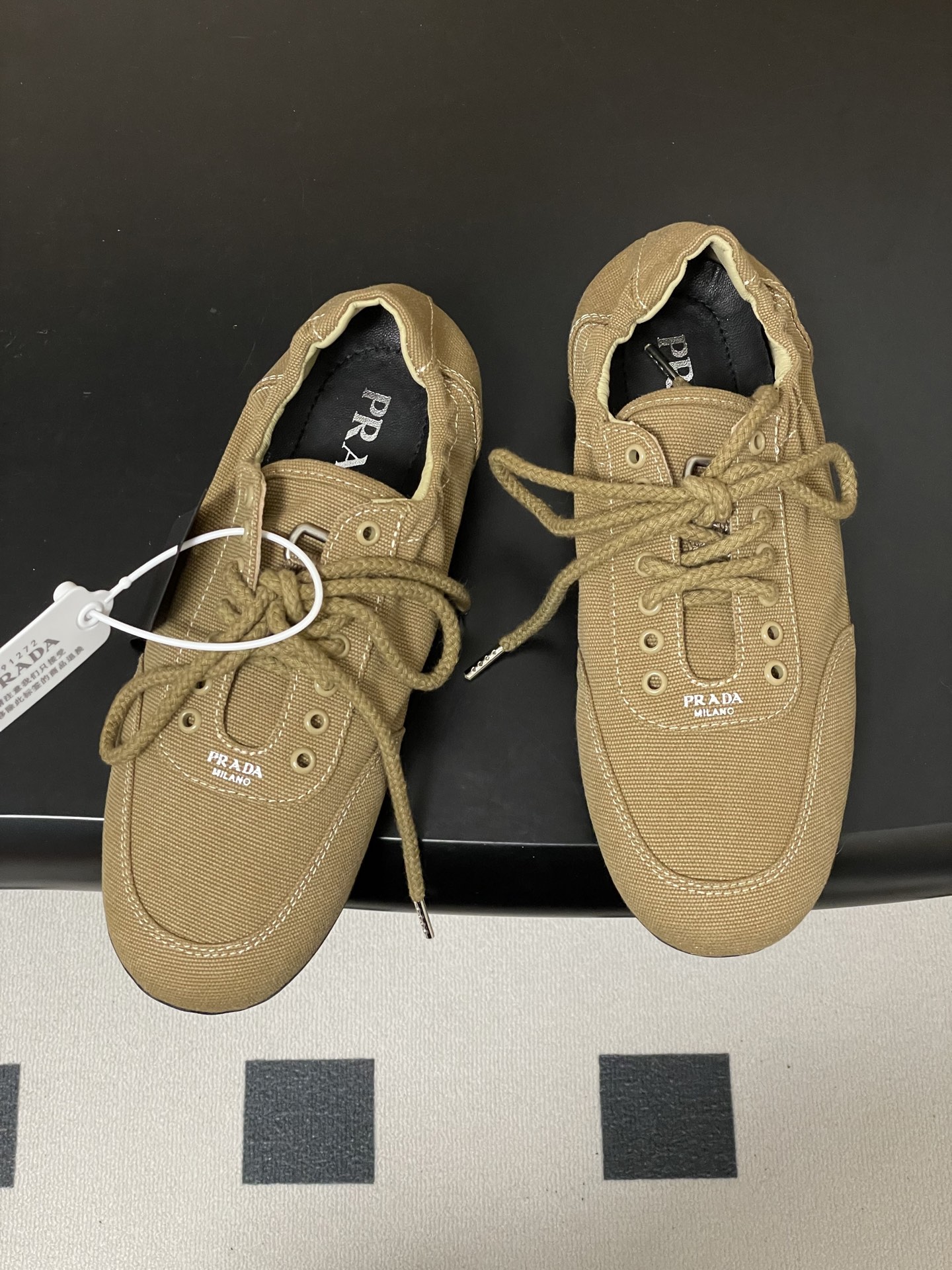 프라다(PRADA) 캔버스 레이스업 스니커즈 신발