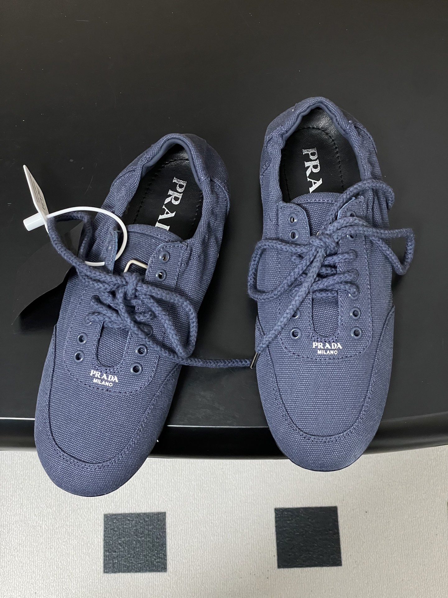 프라다(PRADA) 캔버스 레이스업 스니커즈 신발