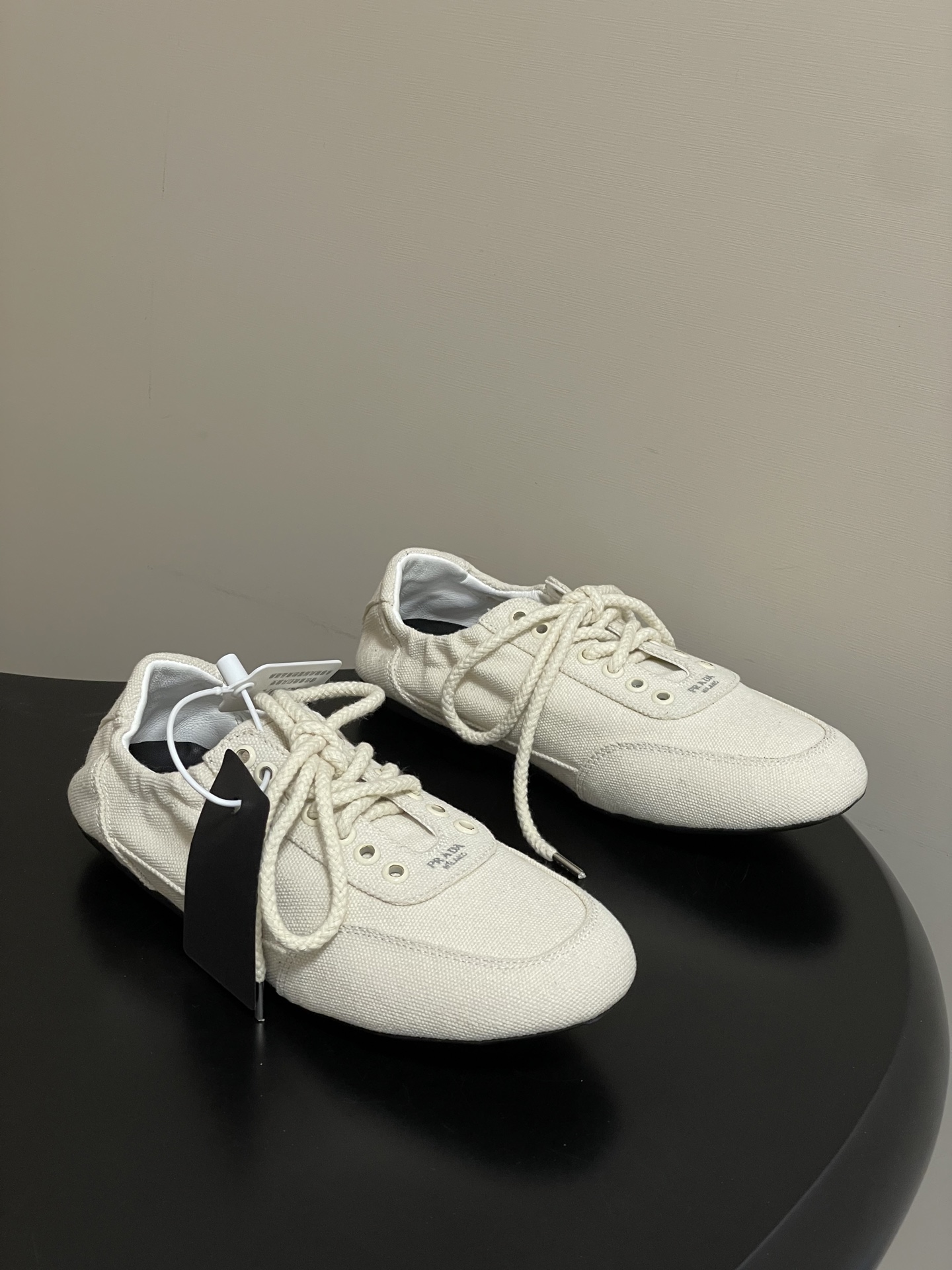 프라다(PRADA) 캔버스 레이스업 스니커즈 신발