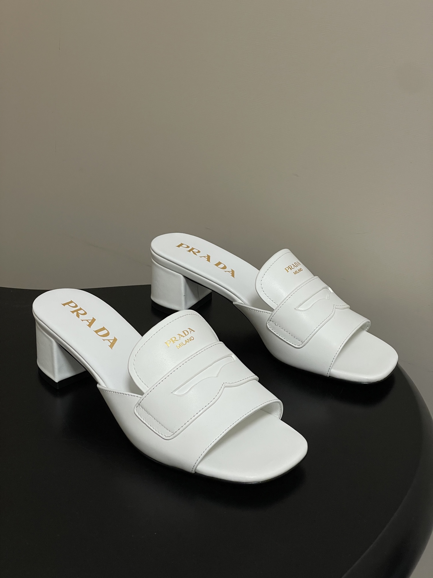 프라다(PRADA) 피쉬토 힐 슬리퍼 신발