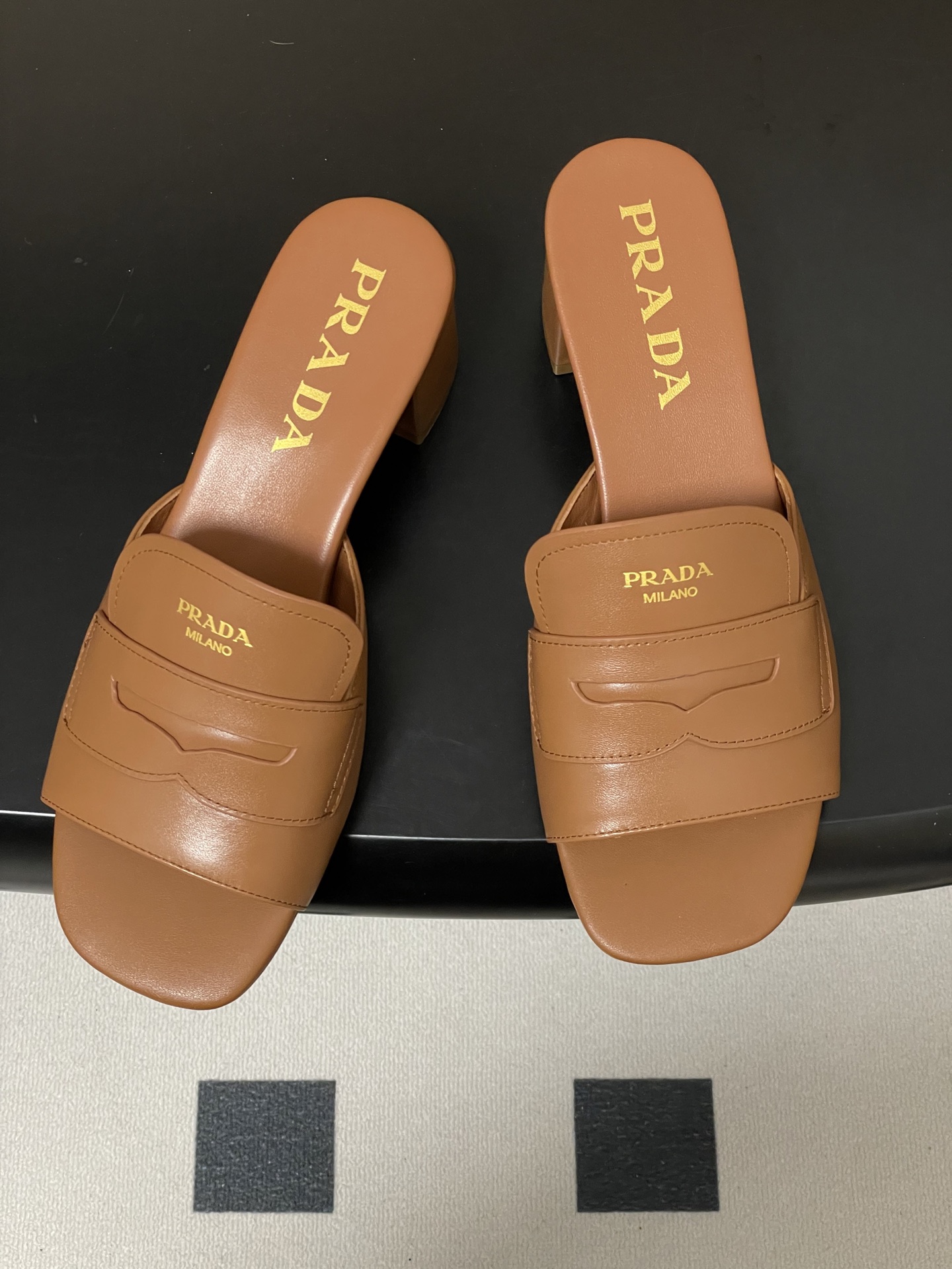 프라다(PRADA) 피쉬토 힐 슬리퍼 신발