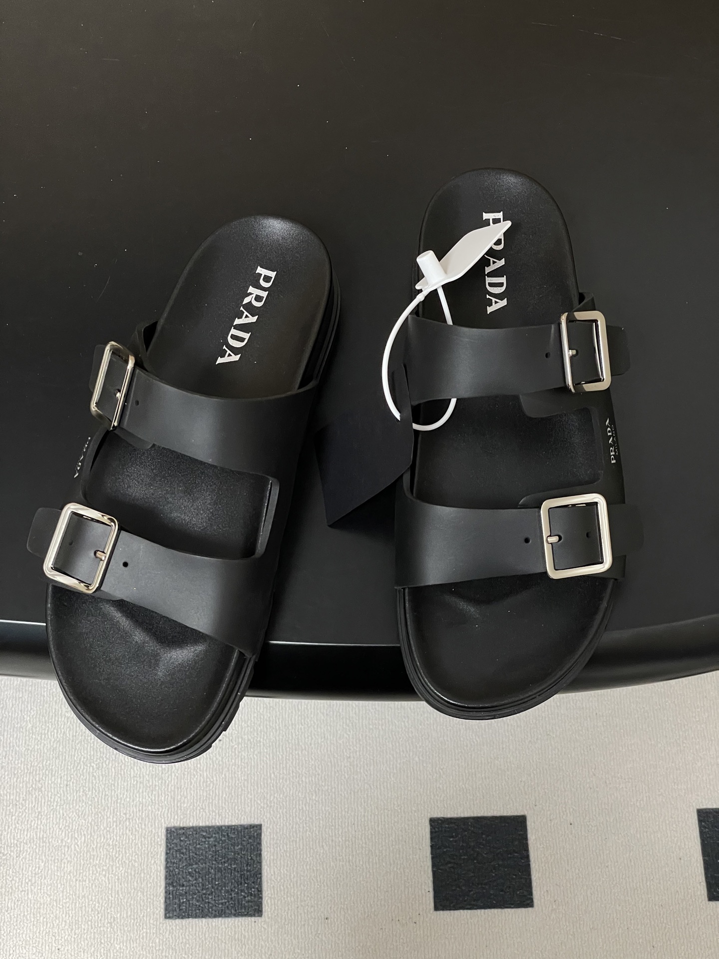 프라다(PRADA) 더블 버클 플랫폼 샌들 슬리퍼 신발