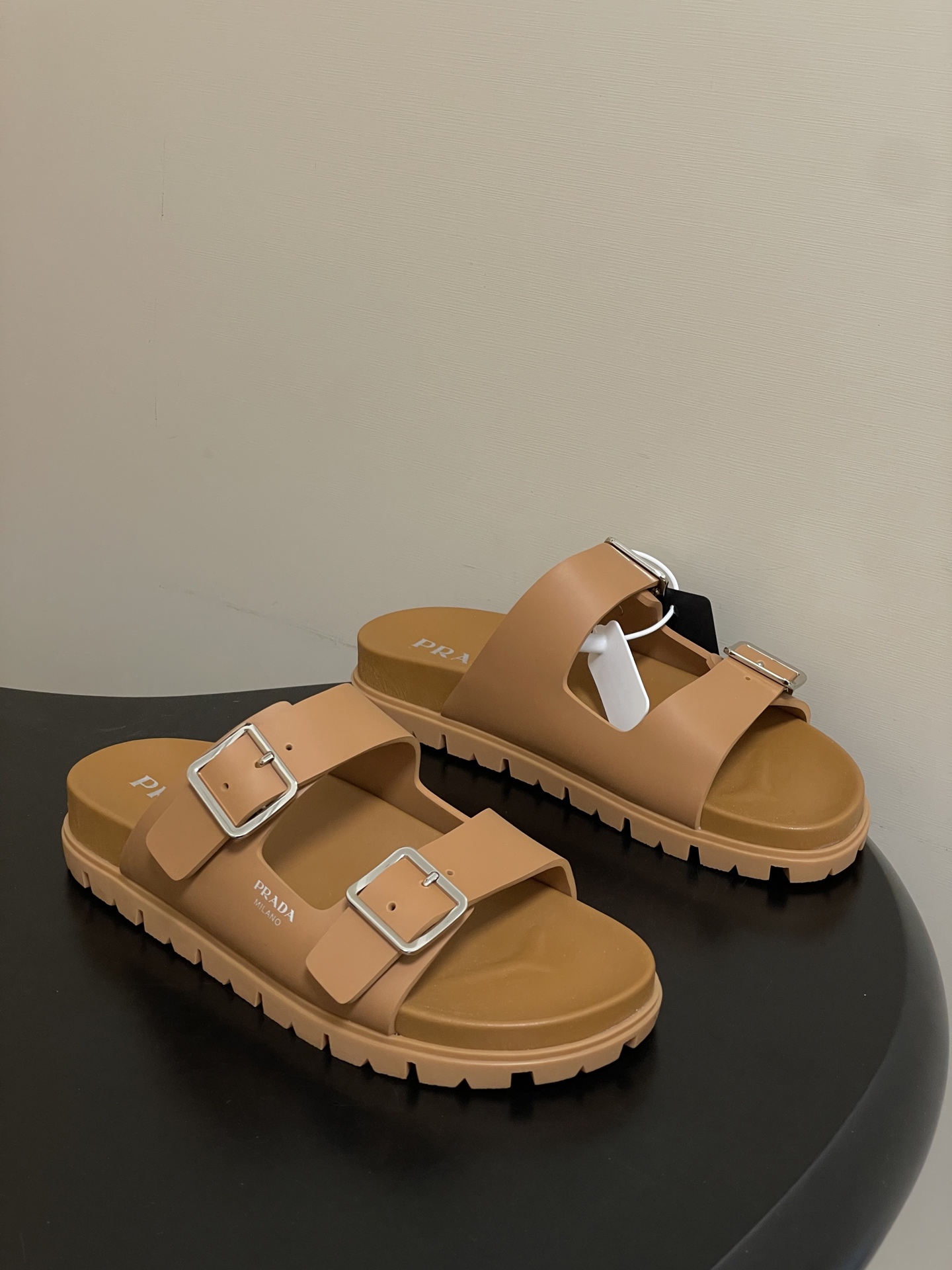 프라다(PRADA) 더블 버클 플랫폼 샌들 슬리퍼 신발