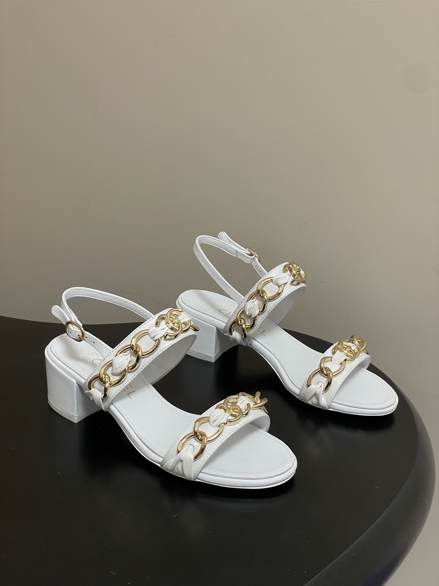 샤넬(CHANEL) 체인 스트랩 샌들 슬리퍼 신발