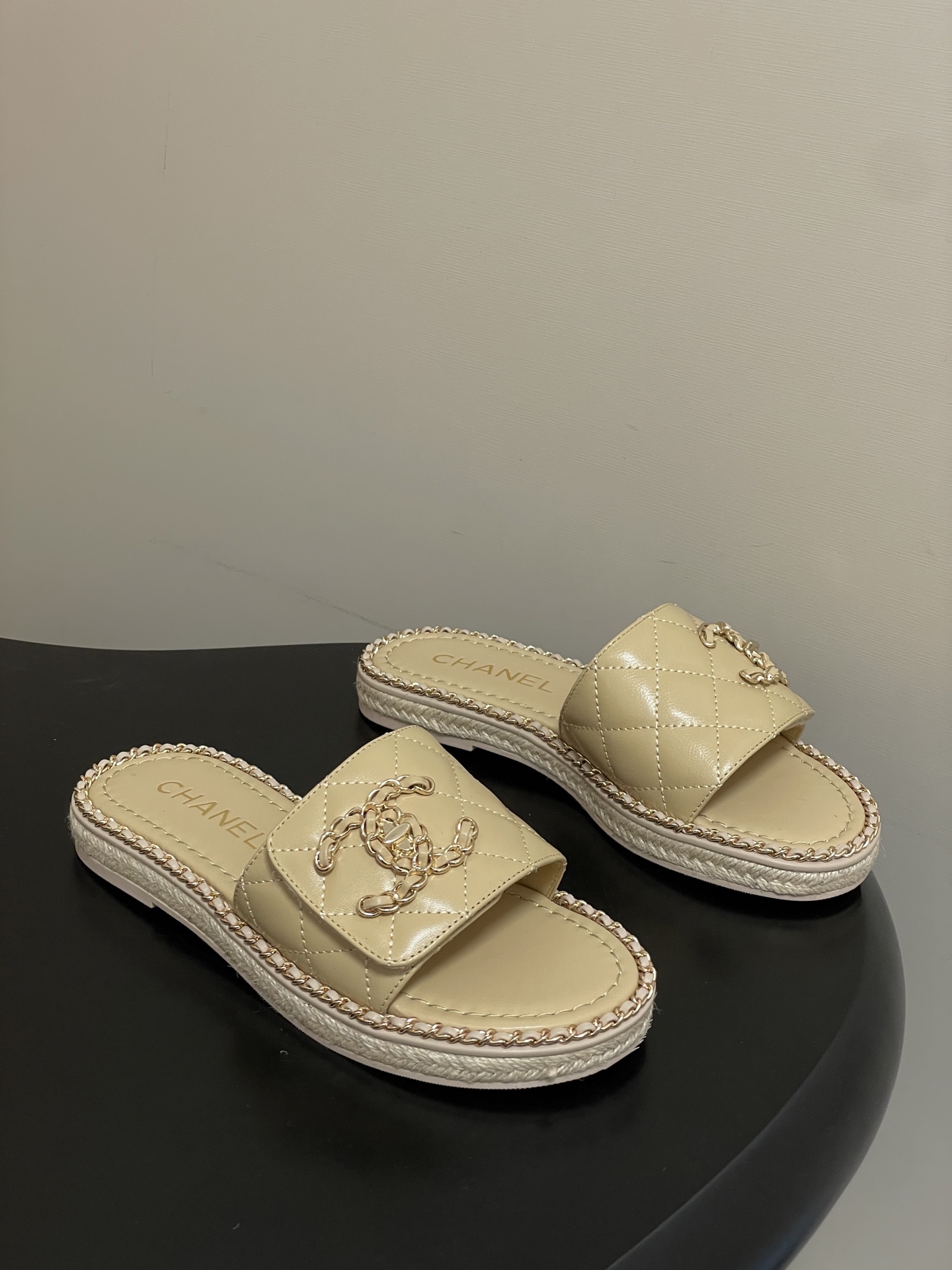 샤넬(CHANEL) 스트랩 벨크로 샌들 슬리퍼 신발