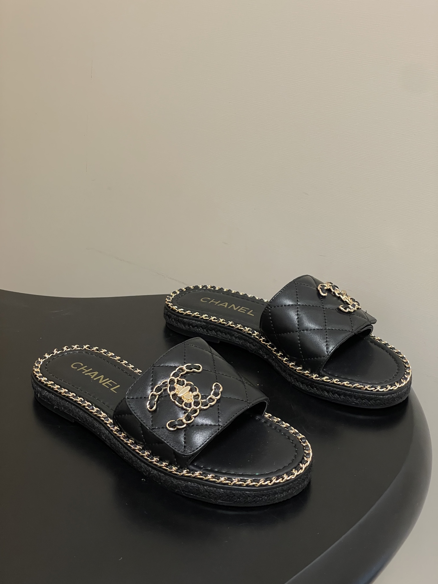 샤넬(CHANEL) 스트랩 벨크로 샌들 슬리퍼 신발