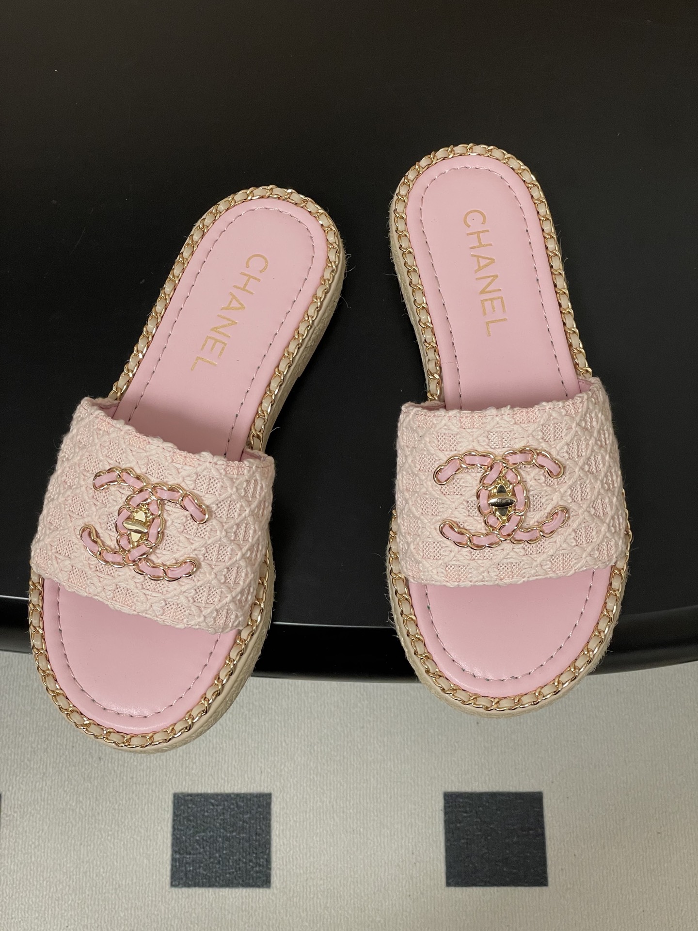 샤넬(CHANEL) 체인 퀼팅 샌들 슬리퍼 신발