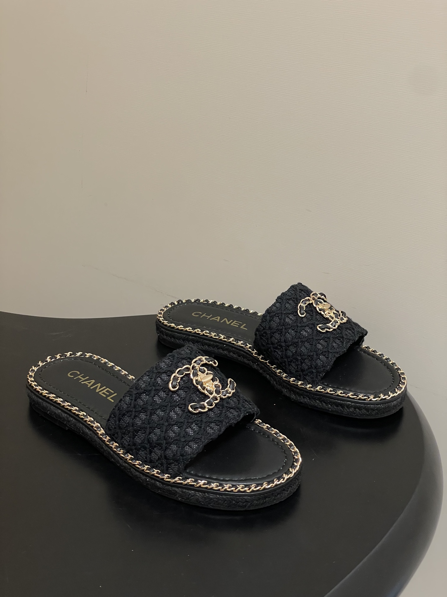 샤넬(CHANEL) 체인 퀼팅 샌들 슬리퍼 신발