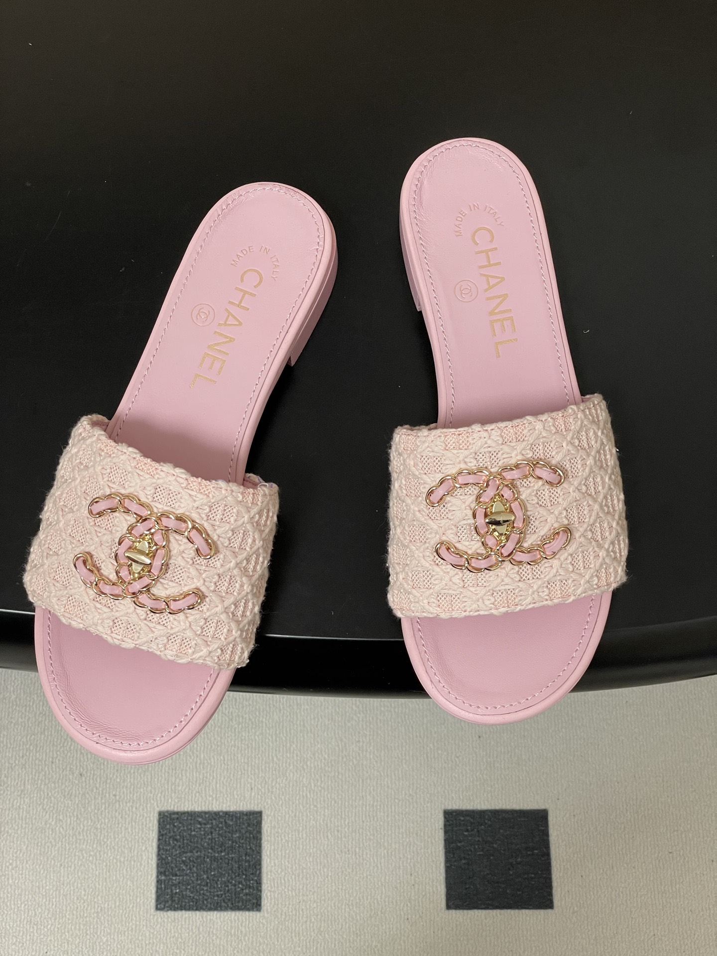샤넬(CHANEL) 체인 퀼팅 플랫 슬리퍼 신발