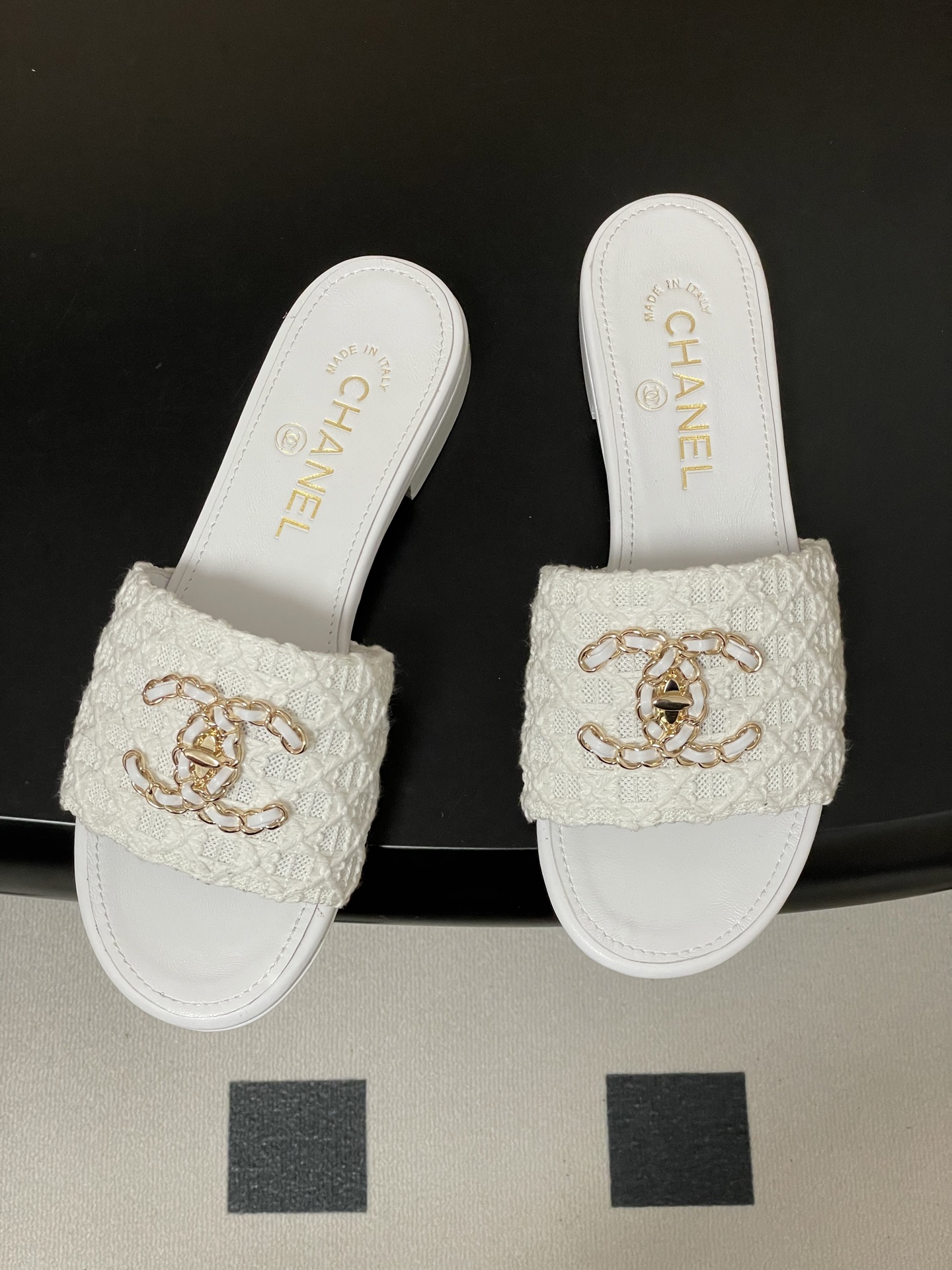 샤넬(CHANEL) 체인 퀼팅 플랫 슬리퍼 신발