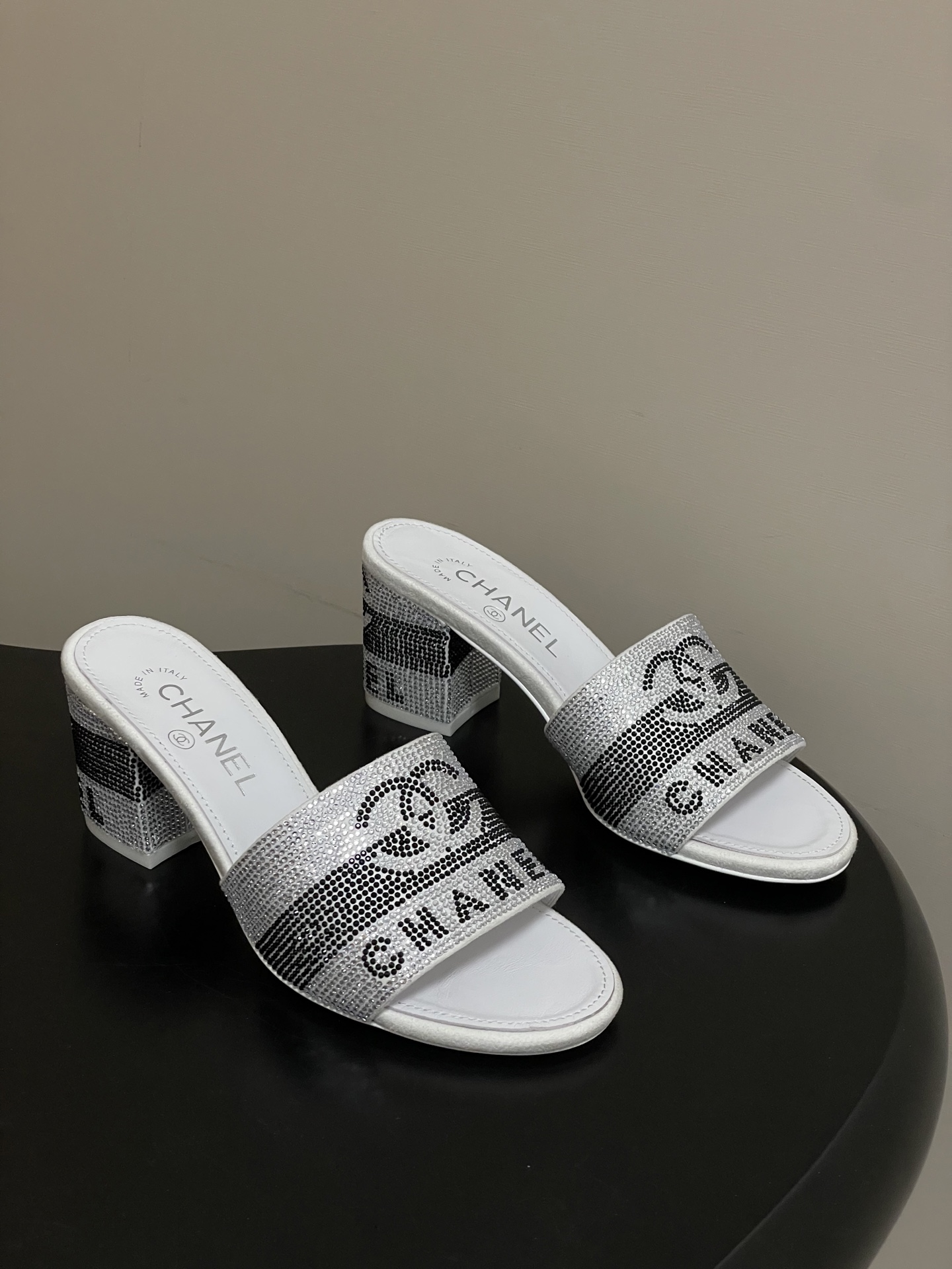 샤넬(Chanel)  더블C 쥬얼리 샌들 슬리퍼 신발 7cm