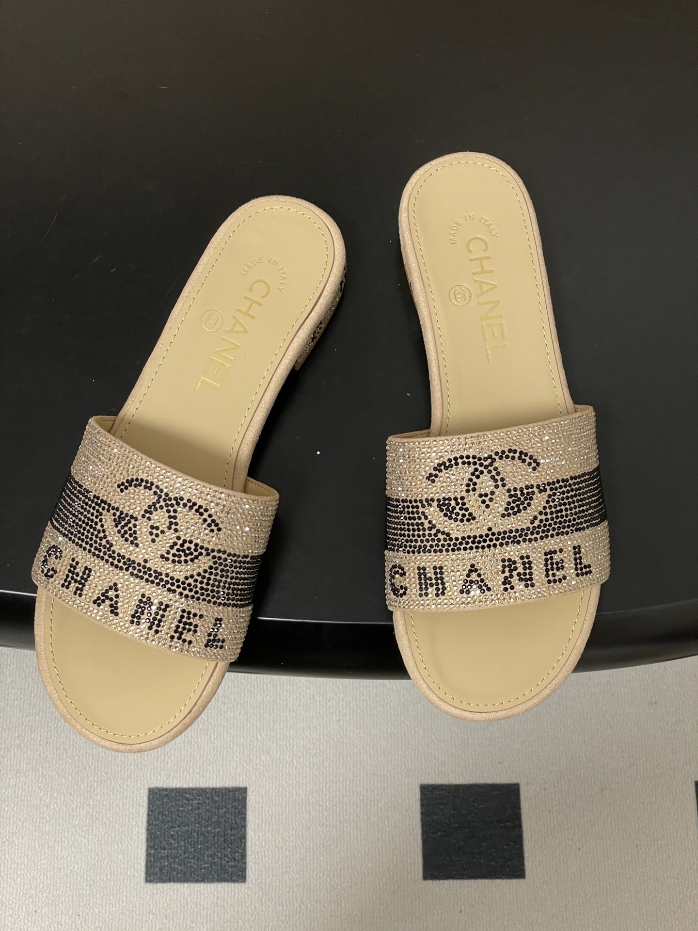 샤넬(Chanel)  더블C 쥬얼리 샌들 슬리퍼 신발 플랫