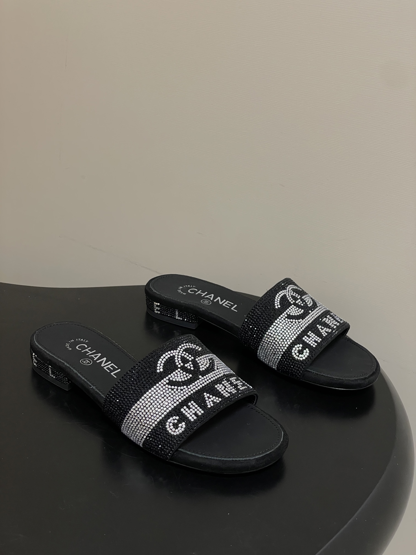 샤넬(Chanel)  더블C 쥬얼리 샌들 슬리퍼 신발 플랫