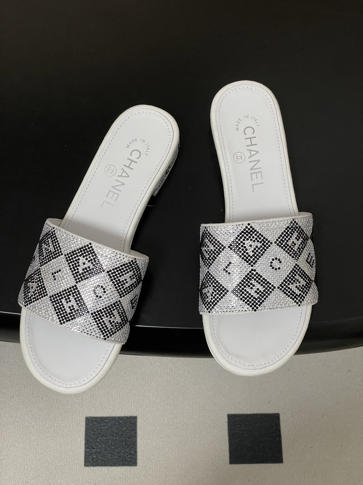 샤넬(Chanel) 더블C 수공예 쥬얼리 샌들 슬리퍼 신발 플랫
