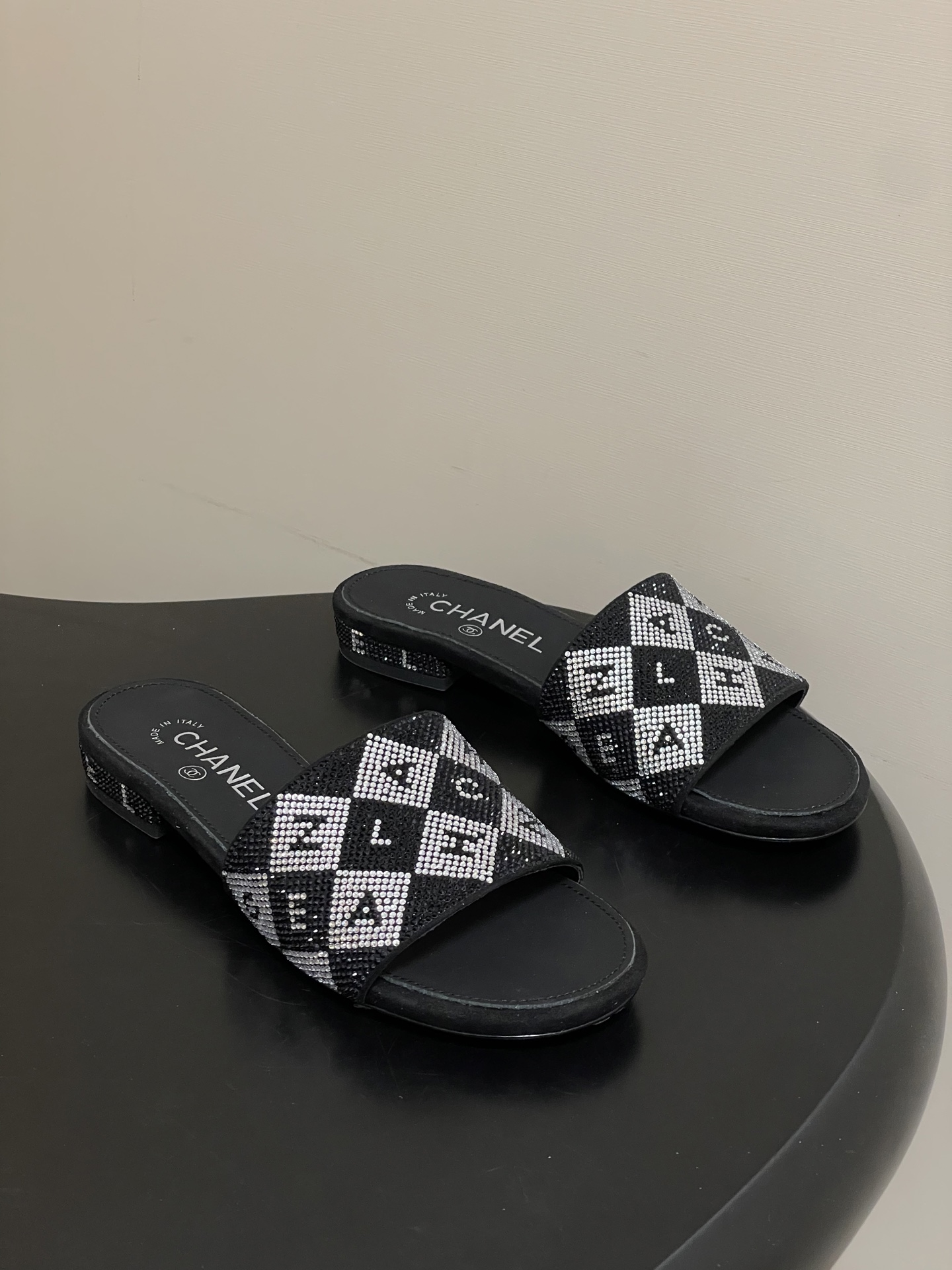 샤넬(Chanel) 더블C 수공예 쥬얼리 샌들 슬리퍼 신발 플랫