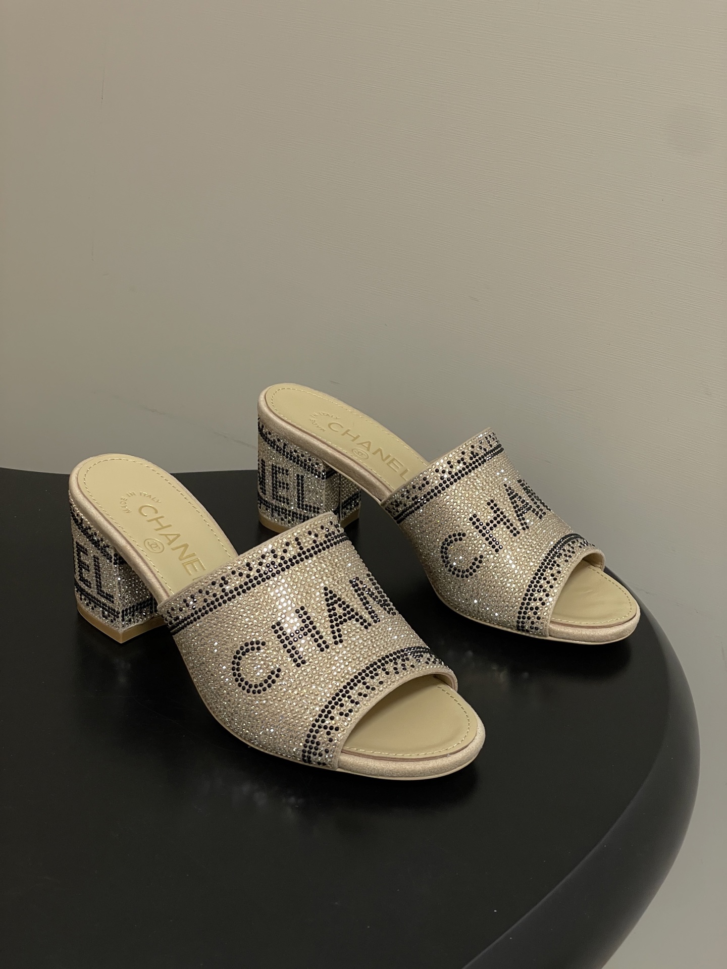 샤넬(Chanel) 더블C 수공예 쥬얼리 샌들 슬리퍼 신발 7cm