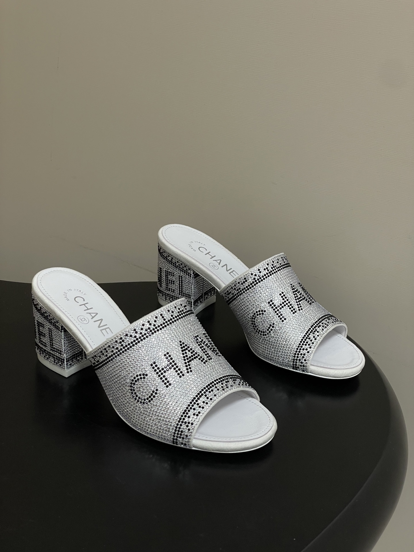 샤넬(Chanel) 더블C 수공예 쥬얼리 샌들 슬리퍼 신발 7cm