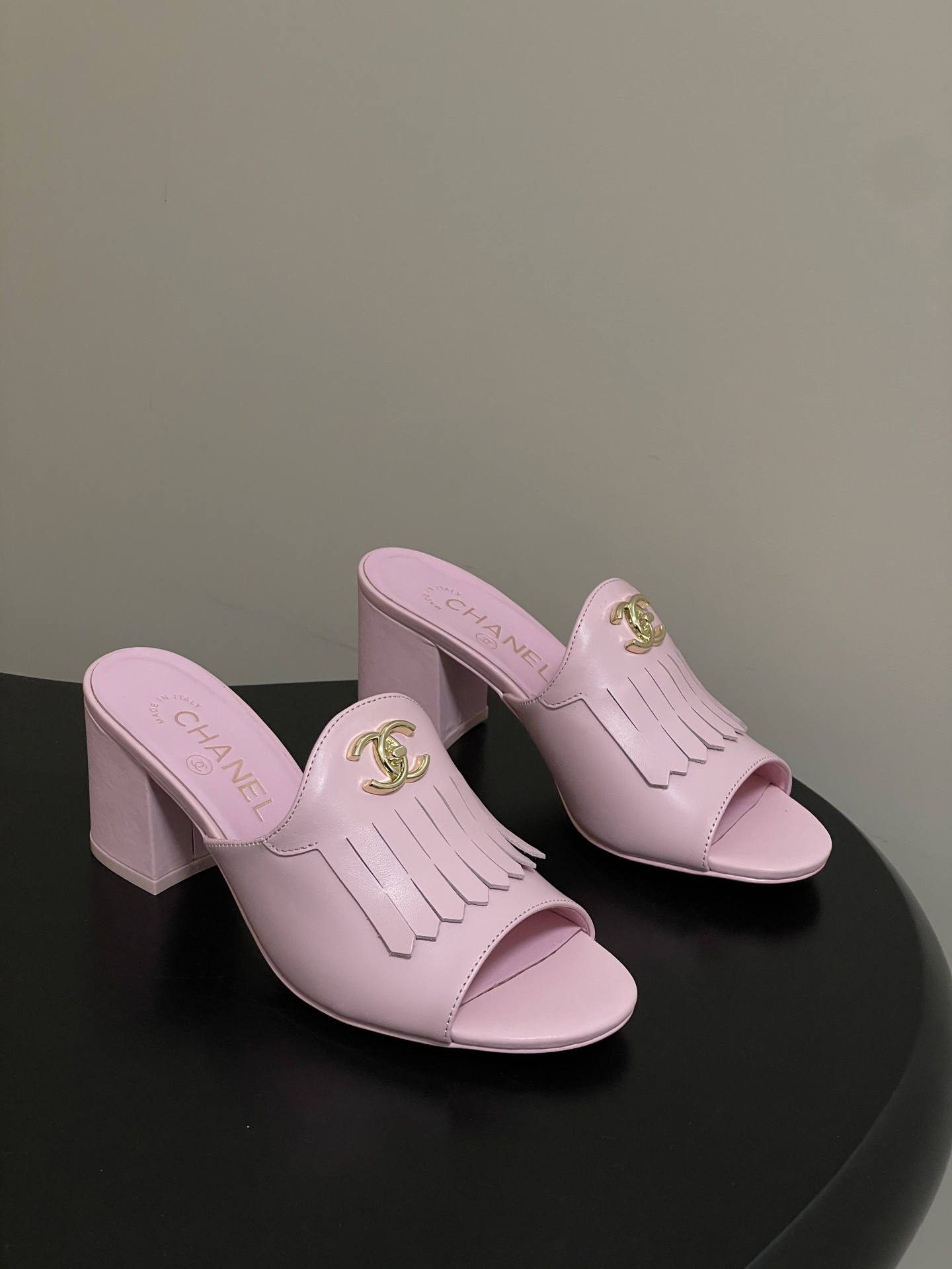 샤넬(Chanel) 퀼팅 더블C 태슬 샌들 슬리퍼 신발 7cm