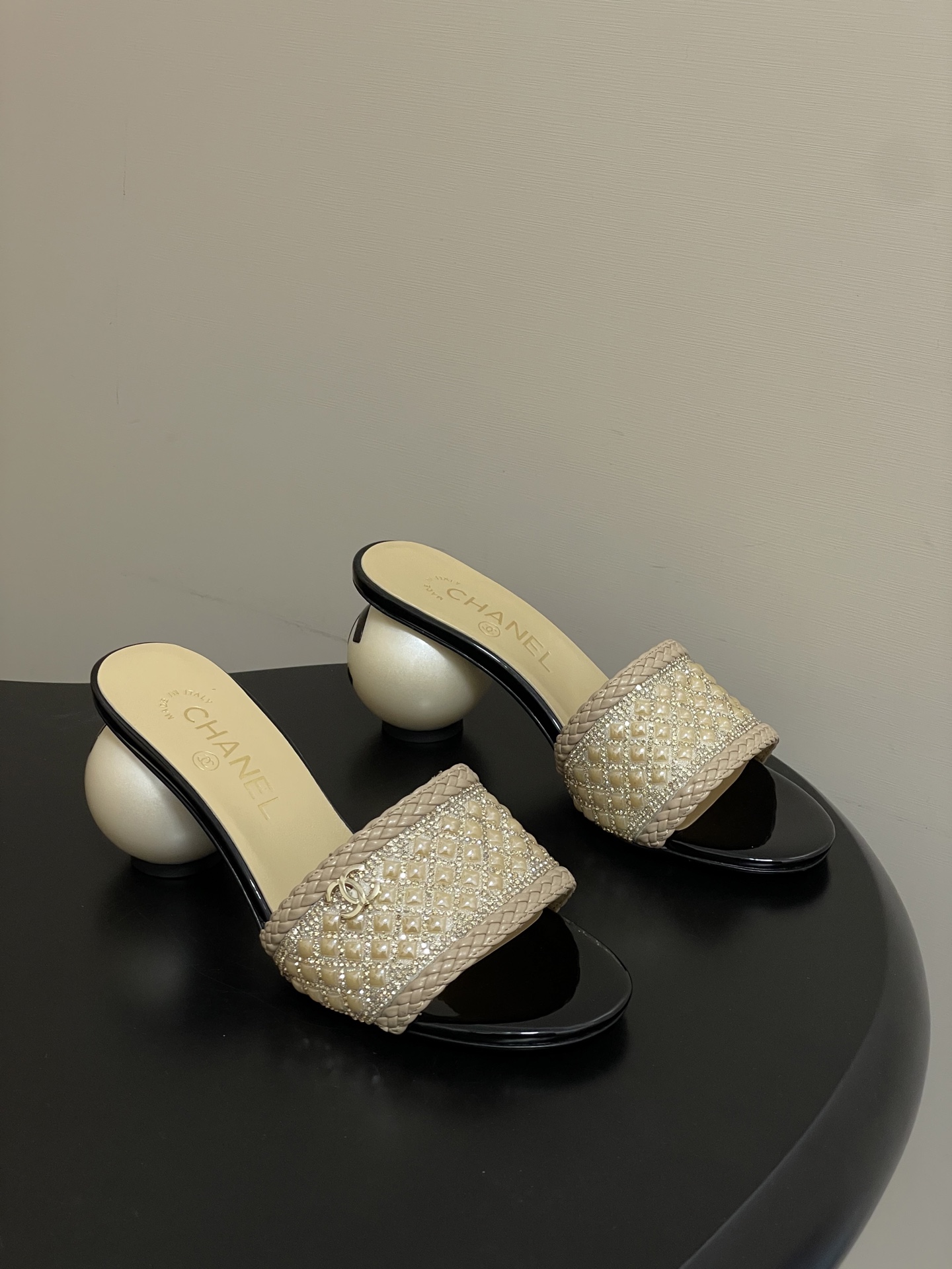 샤넬(Chanel) 런웨이 진주&수정 샌들 슬리퍼 신발