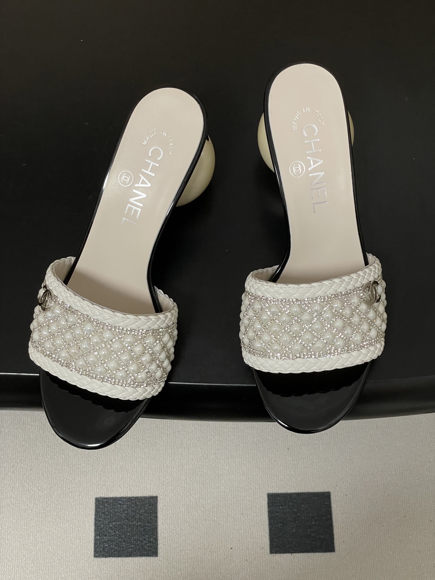 샤넬(Chanel) 런웨이 진주&수정 샌들 슬리퍼 신발