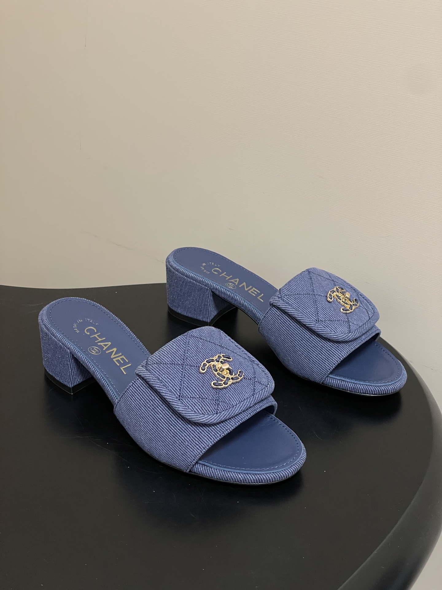 샤넬(Chanel) 데님 퀼팅 더블C 체인 슬리퍼 샌들 신발 5cm