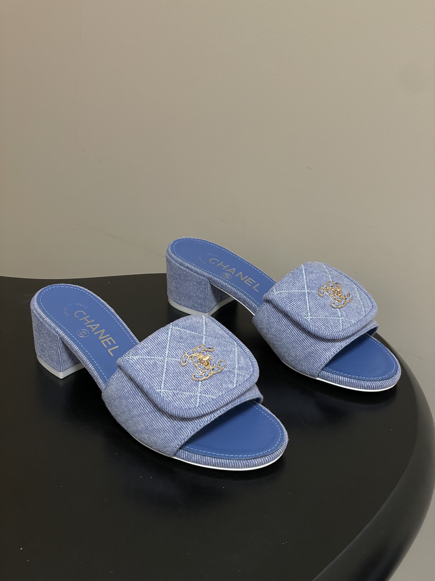 샤넬(Chanel) 데님 퀼팅 더블C 체인 슬리퍼 샌들 신발 5cm