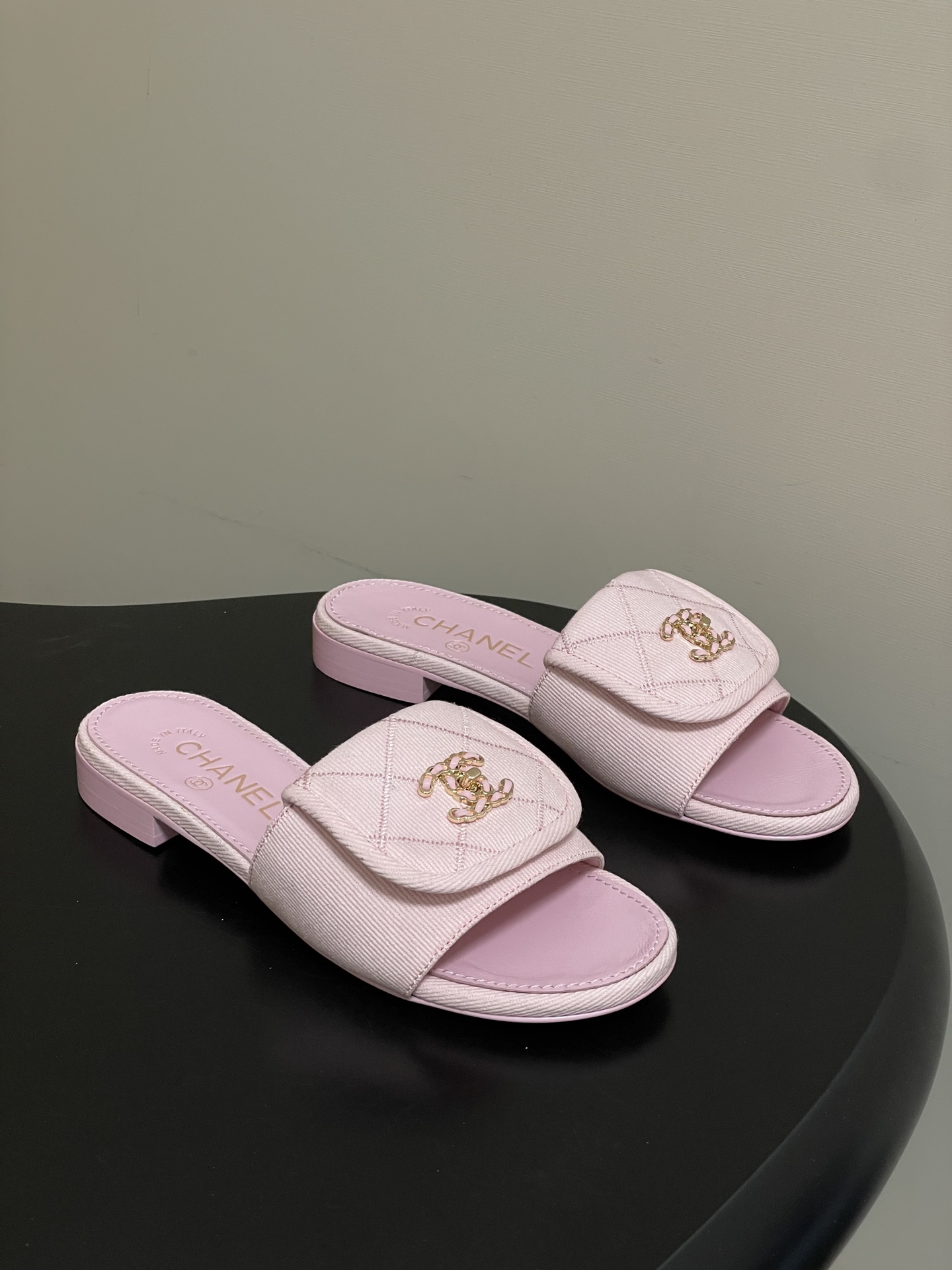 샤넬(Chanel) 데님 퀼팅 더블C 체인 슬리퍼 샌들 신발 플랫