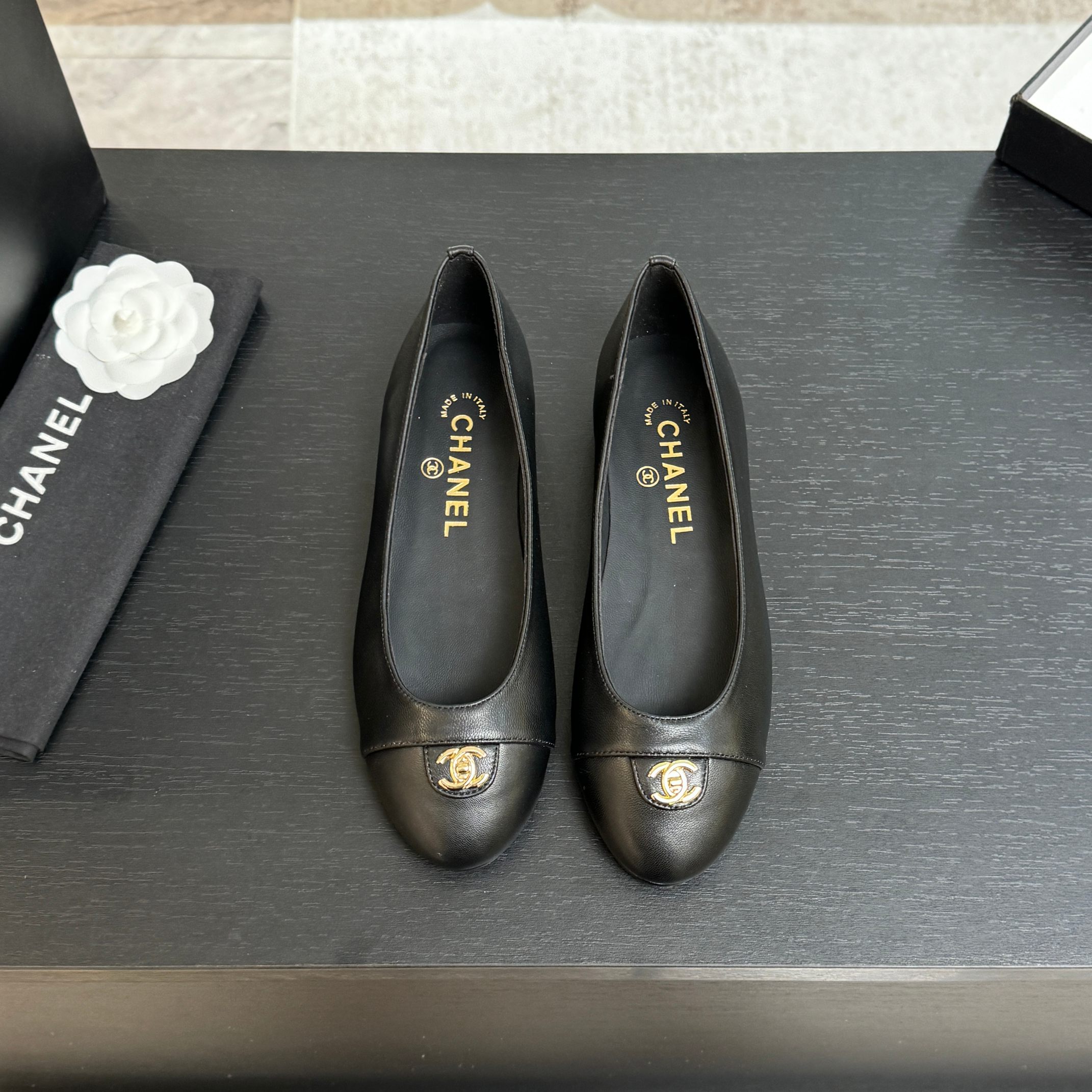 샤넬(Chanel) 뉴 시즌 더블C 배색 슬링백 플랫 슈즈 단화 신발 2.5cm