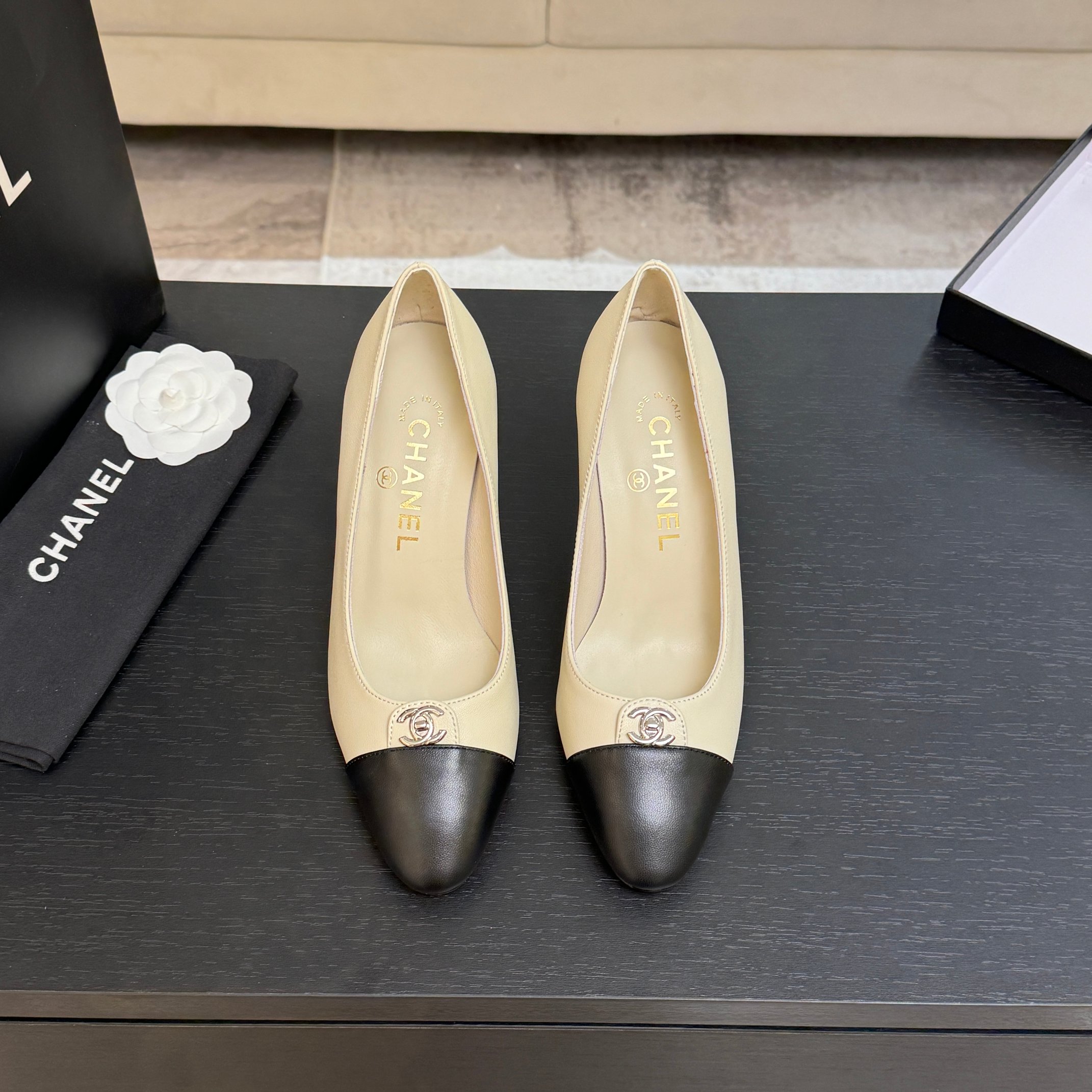 샤넬(Chanel) 뉴 시즌 더블C 배색 슬링백 힐 구두 신발 9cm