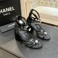 샤넬(Chanel) 클래식 카멜리아 진주 스트랩 굽 샌들 신발
