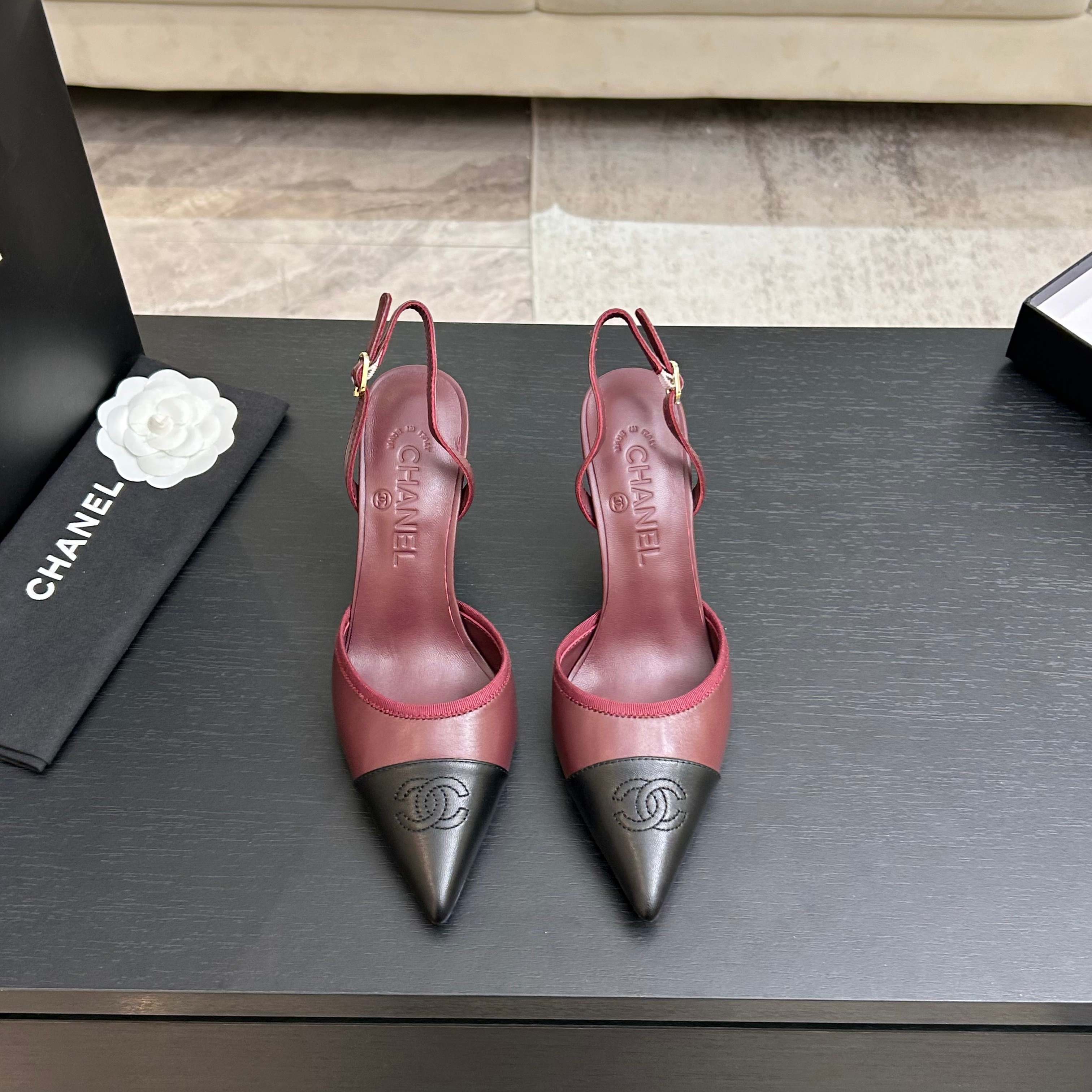 샤넬(Chanel) 26 신상 클래식 배색 스틸레토 힐 구두 신발