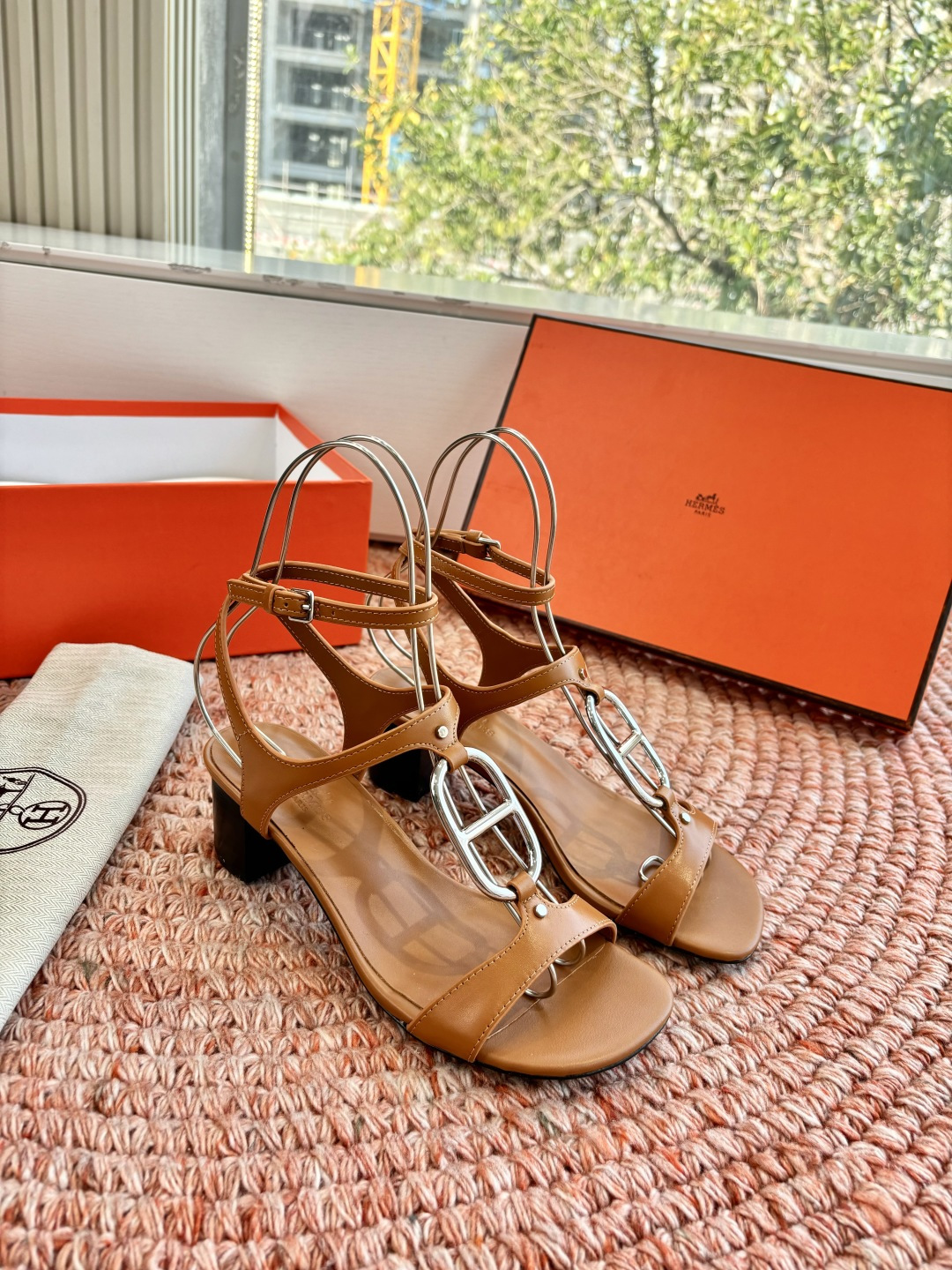 Hermes Kelly 에르메스 켈리 버클 포인트 스트랩 샌들 신발 6cm