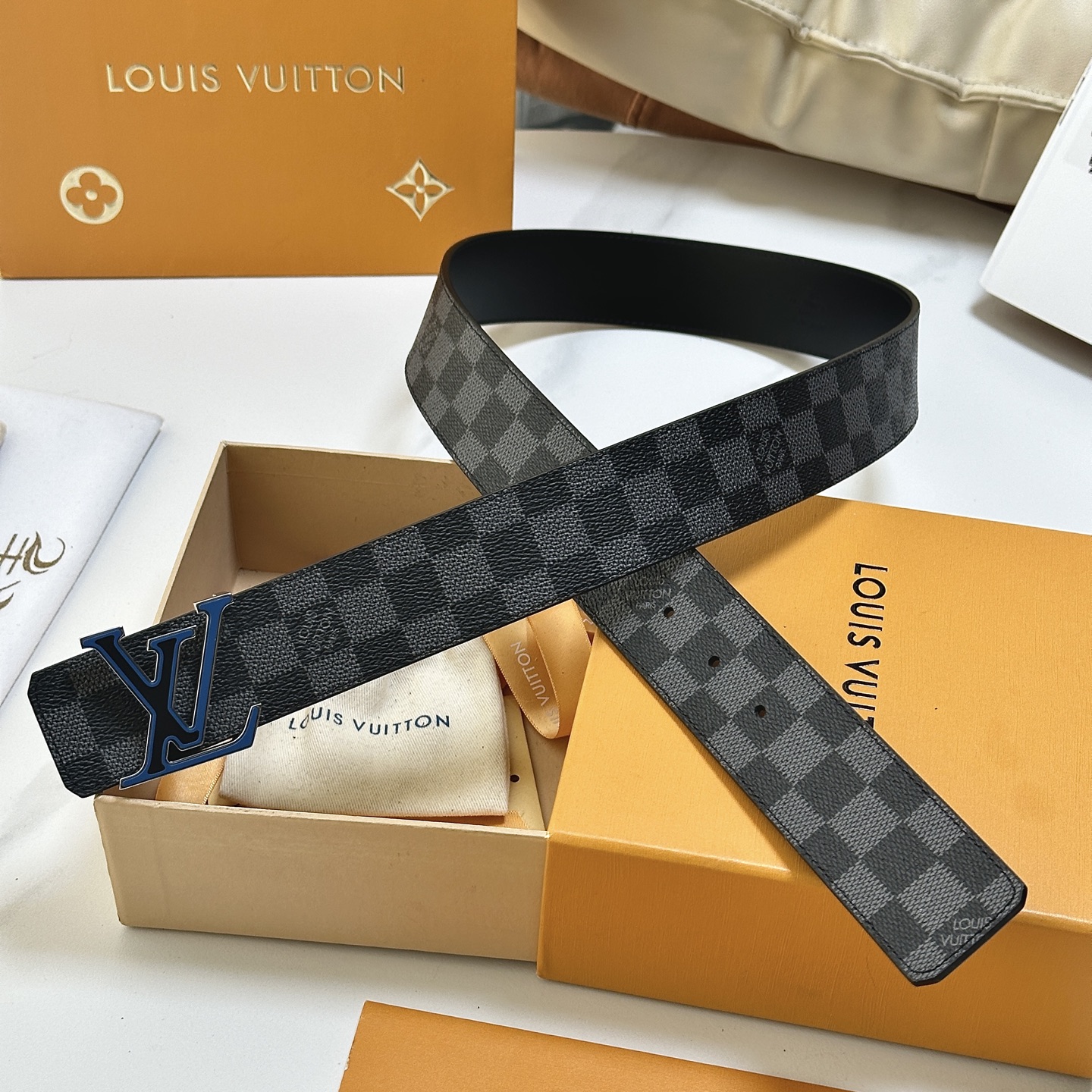 루이비통(LV) 캔버스 가죽 벨트 악세사리