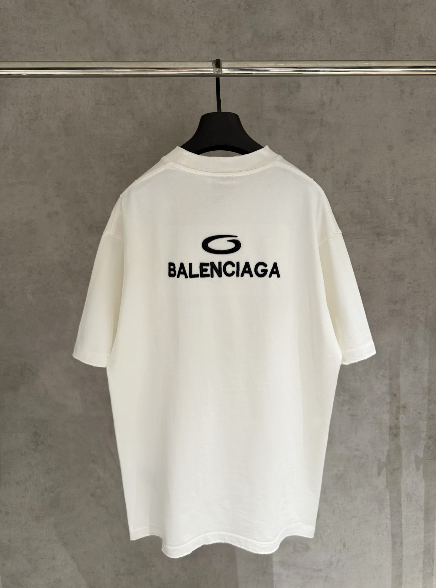 발렌시아가(BALENCIAGA) 자수 반팔 티셔츠 의류