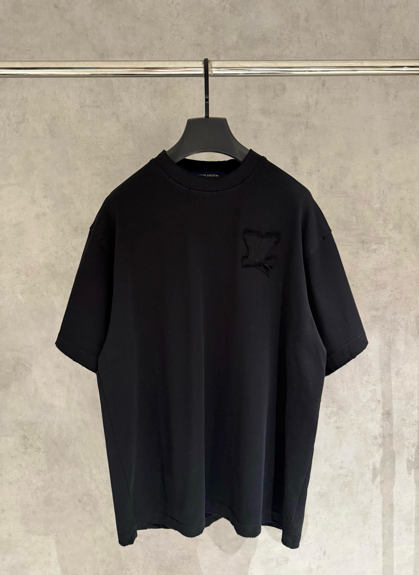 루이비통(LV) 패치 자수 반팔 티셔츠 의류