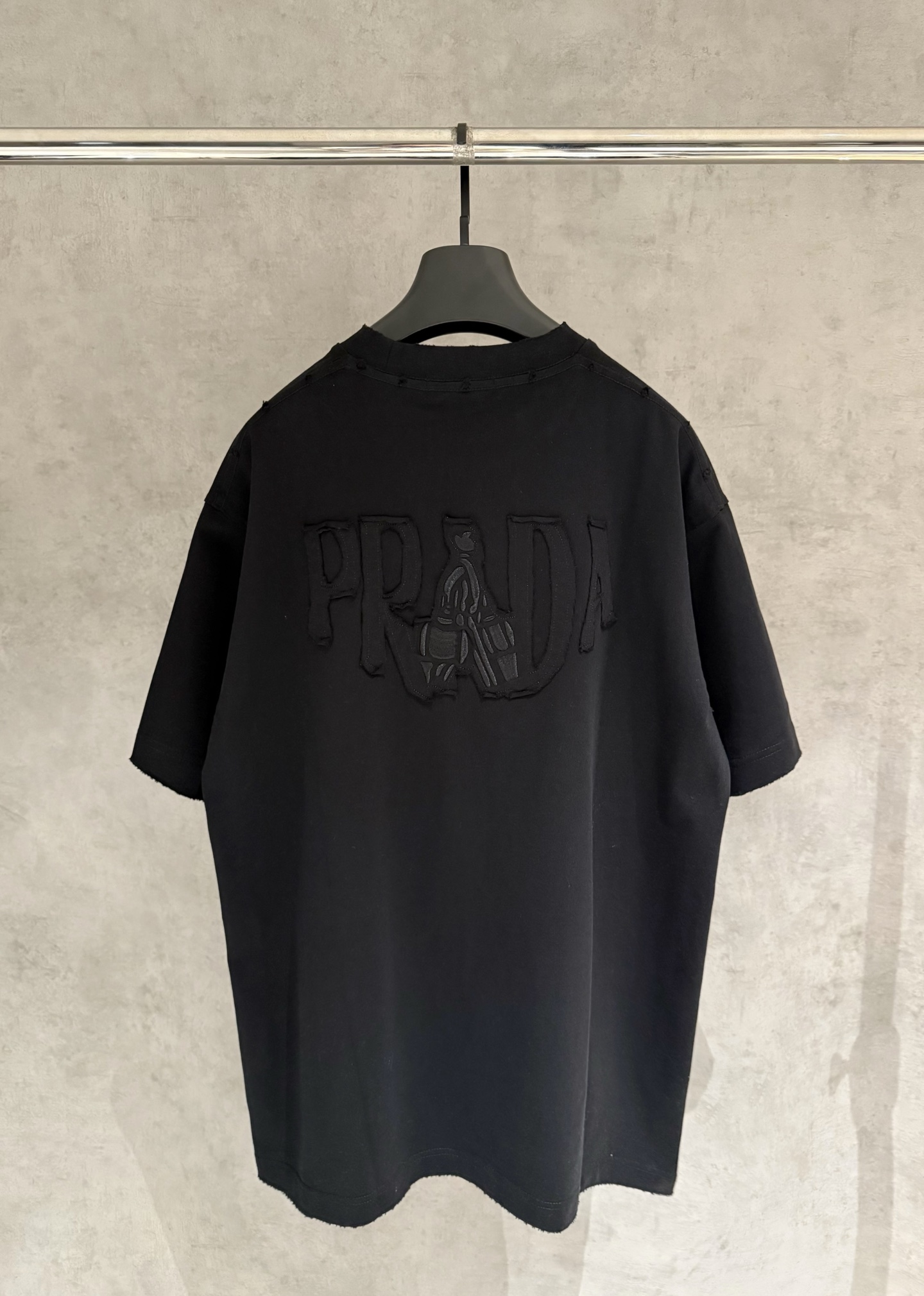 프라다(PRADA) 패치 자수 반팔 티셔츠 의류