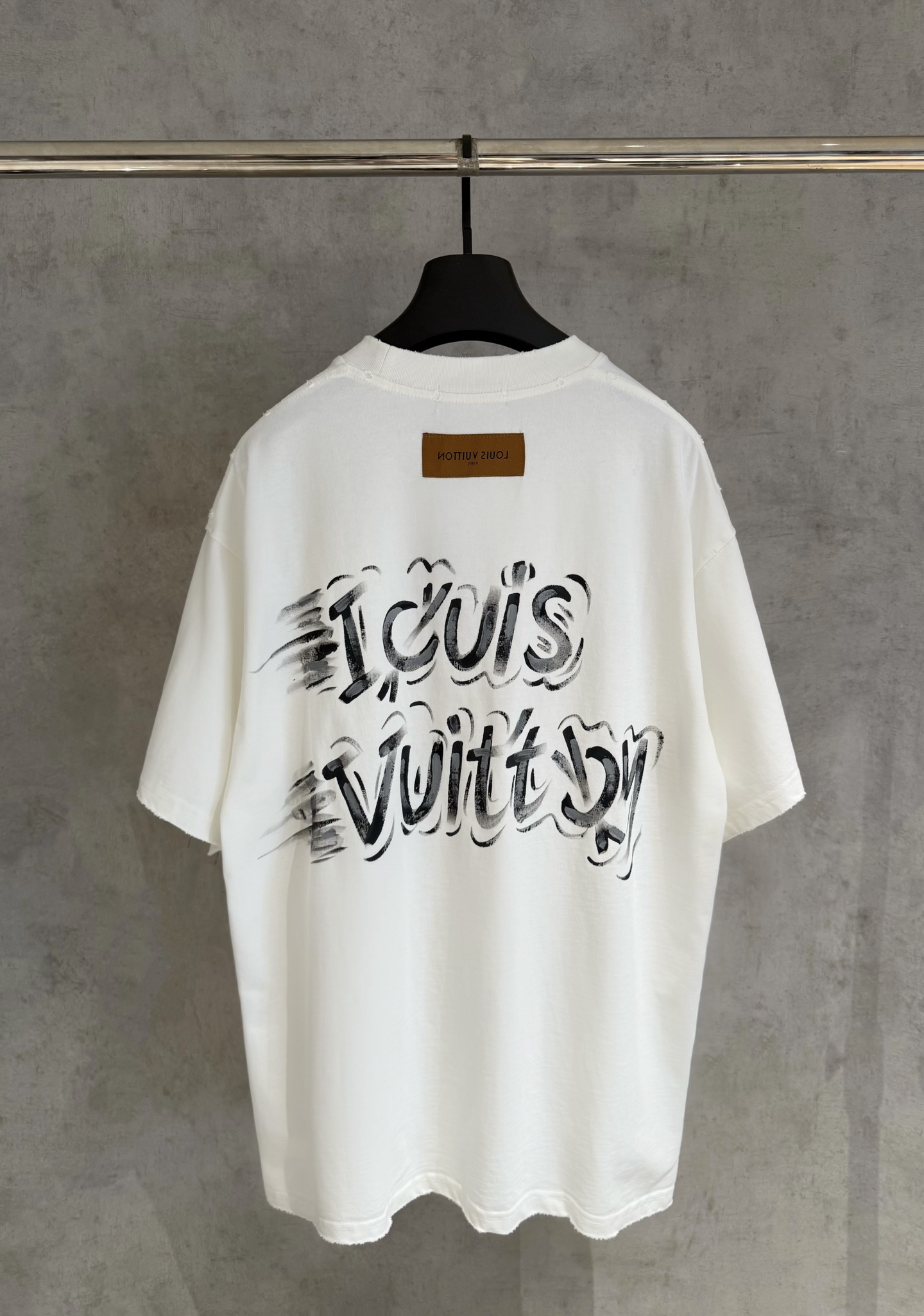 루이비통(LV) 핸드 드로잉 반팔 티셔츠 의류