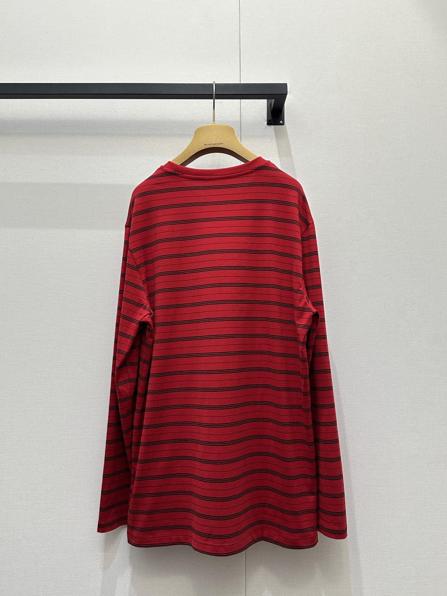 miumiu 미우미우 레드 스트라이프 라운드 긴팔 티셔츠 의류