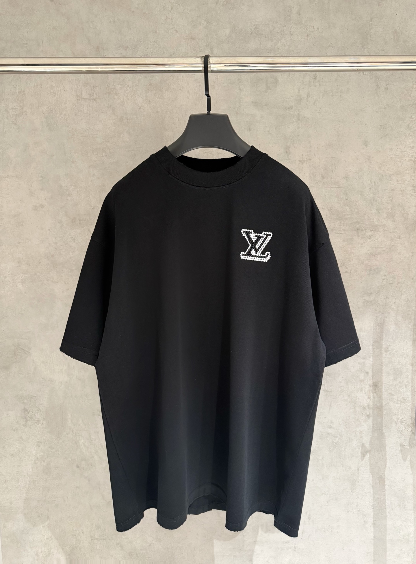 루이비통(LV) 패치 자수 반팔 티셔츠 의류