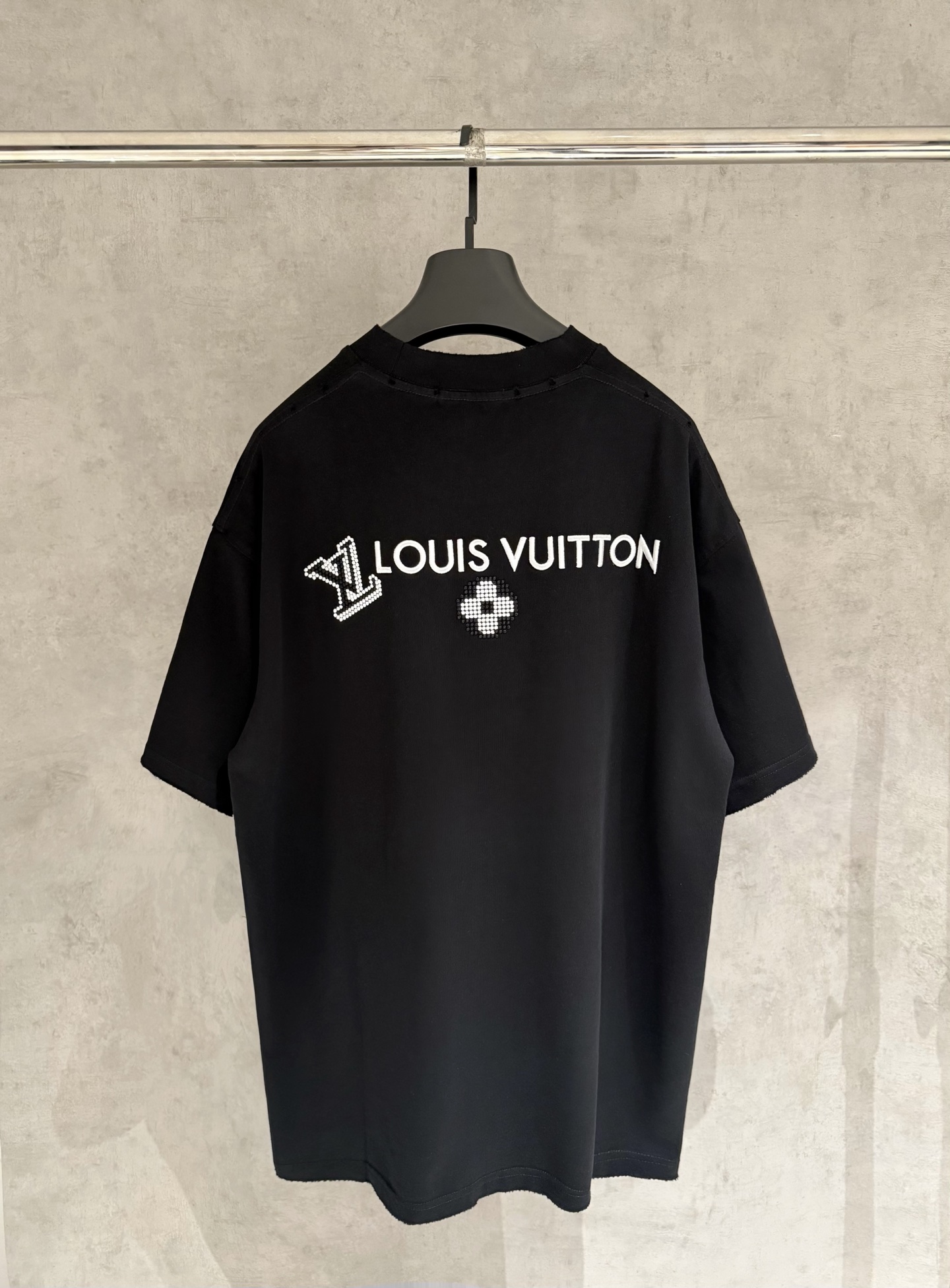 루이비통(LV) 패치 자수 반팔 티셔츠 의류