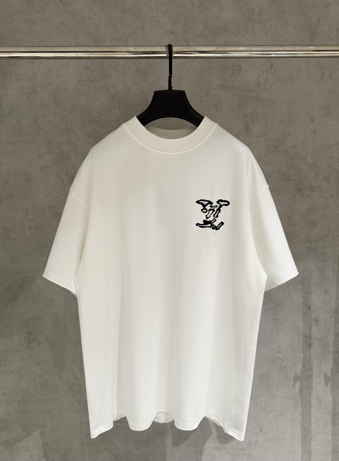 루이비통(LV) 자수 반팔 티셔츠 의류