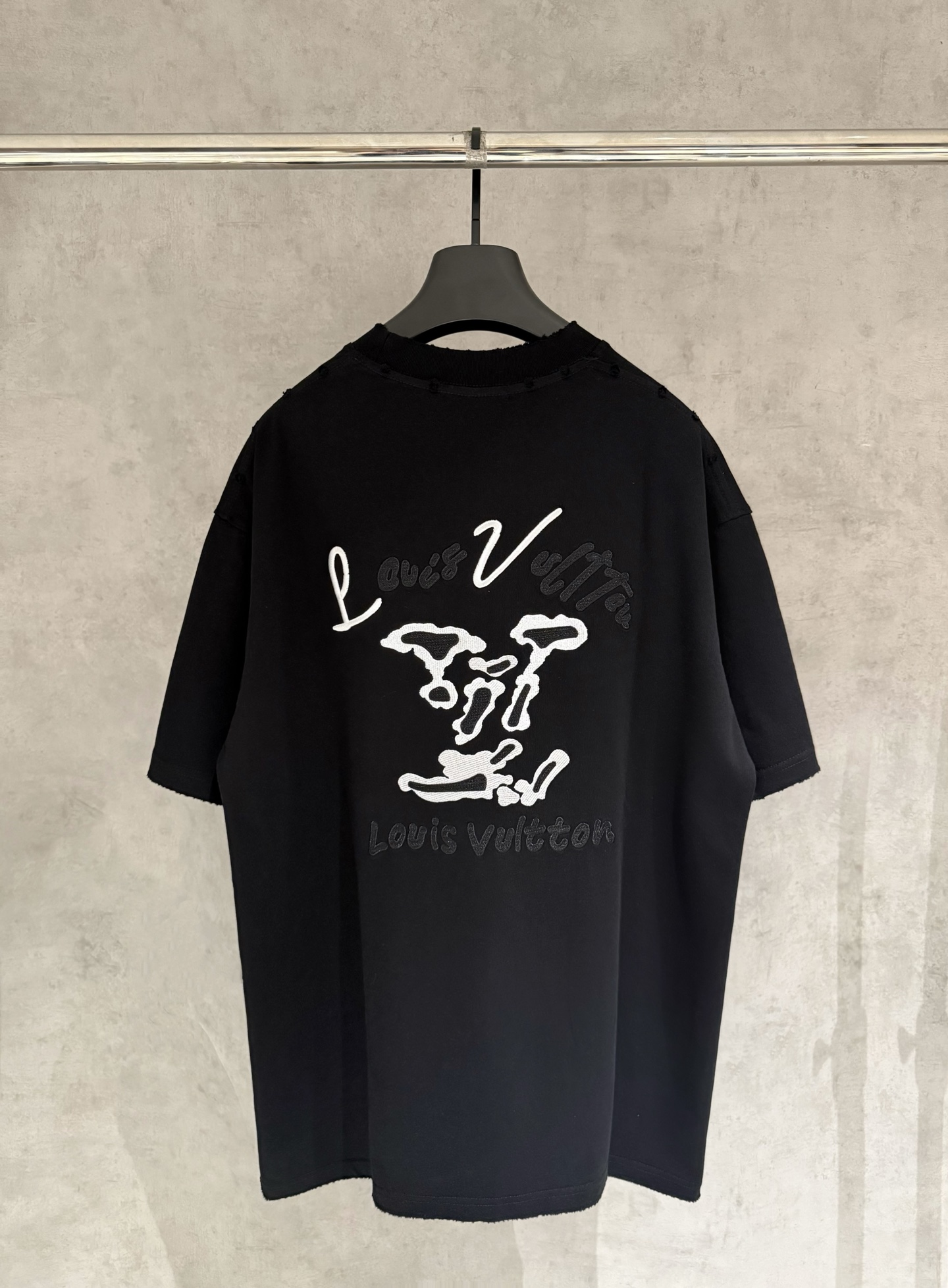 루이비통(LV) 자수 반팔 티셔츠 의류